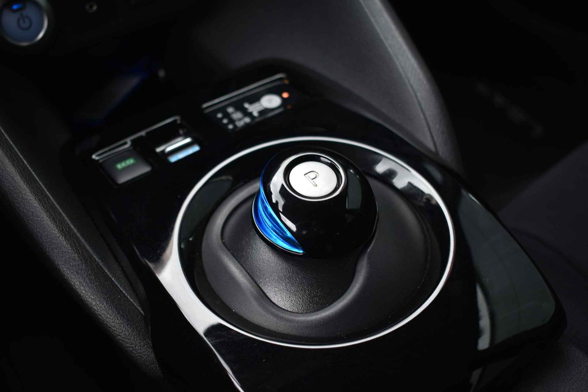 Nissan LEAF N-Connecta 40 kWh 150pk | Navigatie | 360 Camera | Stoelverwarming | Adaptive Cruise Control | - 28/37