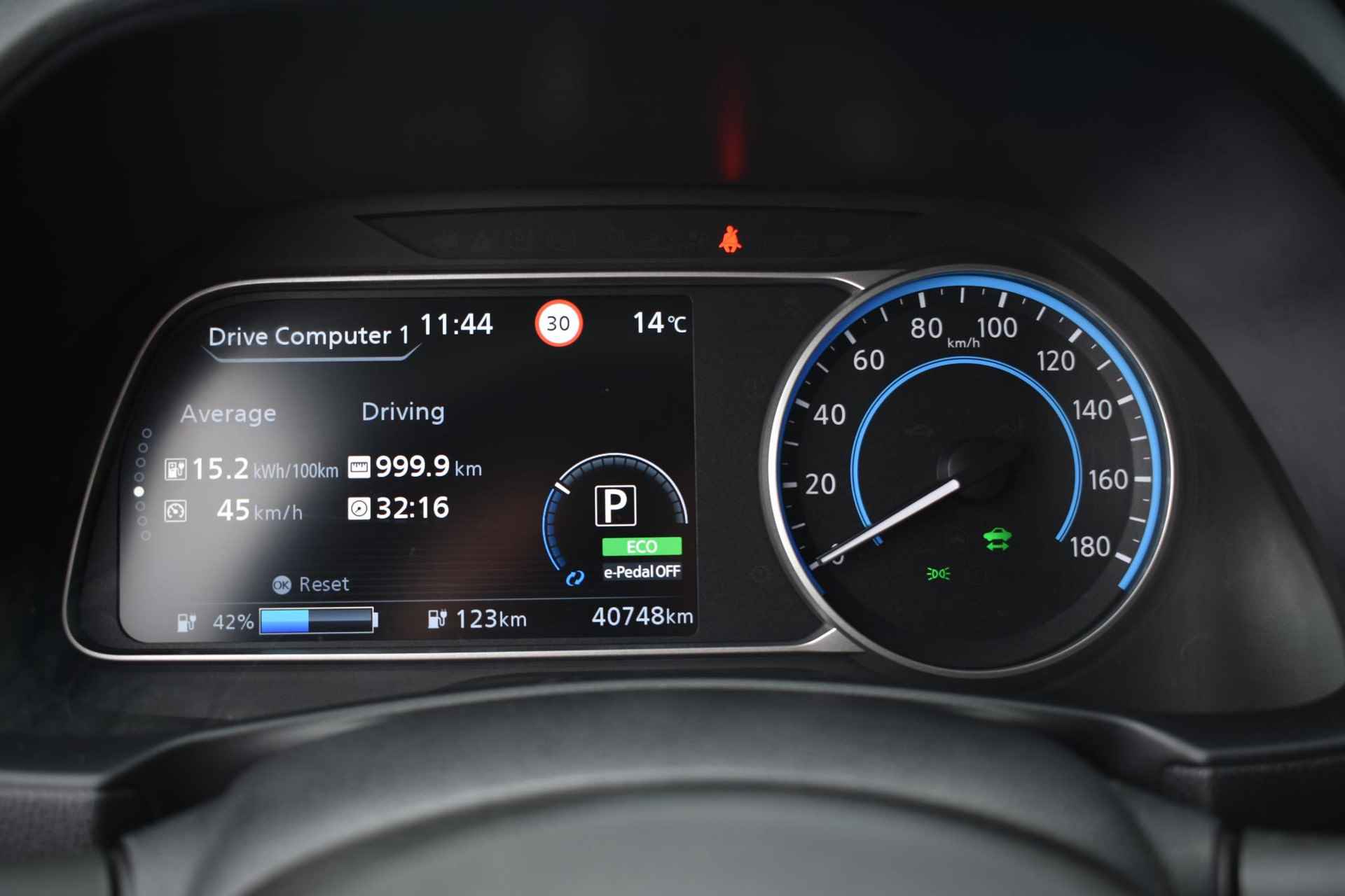 Nissan LEAF N-Connecta 40 kWh 150pk | Navigatie | 360 Camera | Stoelverwarming | Adaptive Cruise Control | - 30/37