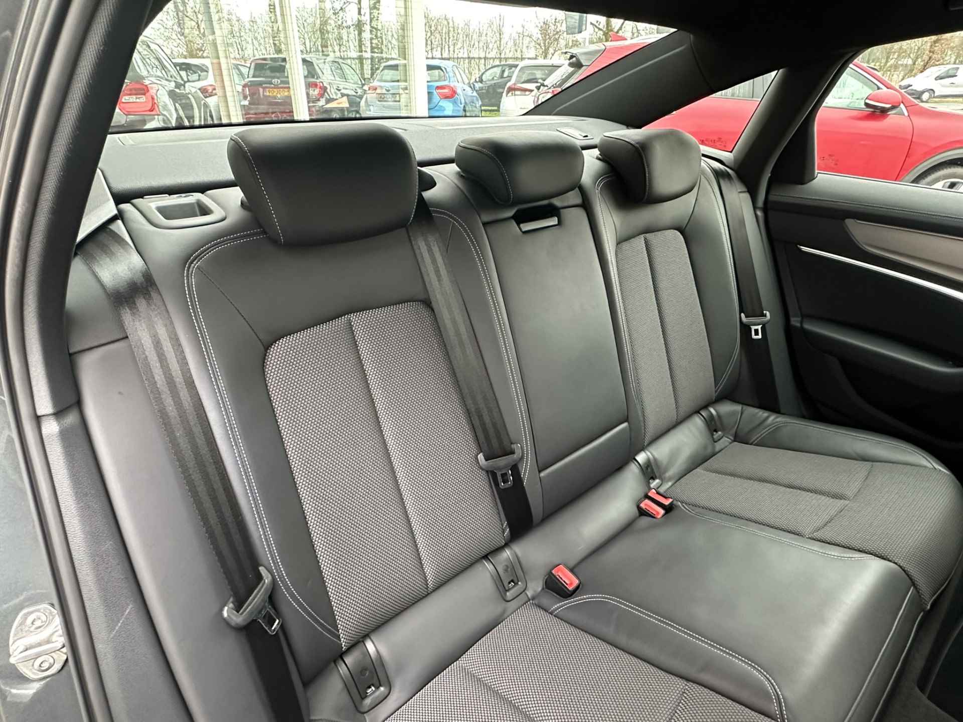 Audi A6 Limousine 50 TDI quattro Sport 286pk | Matrix LED | S-Line | 21 inch | Apple Carplay | Virtual Cockpit | Elektr. Sportstoelen | Camera | Trekhaak - 91/99