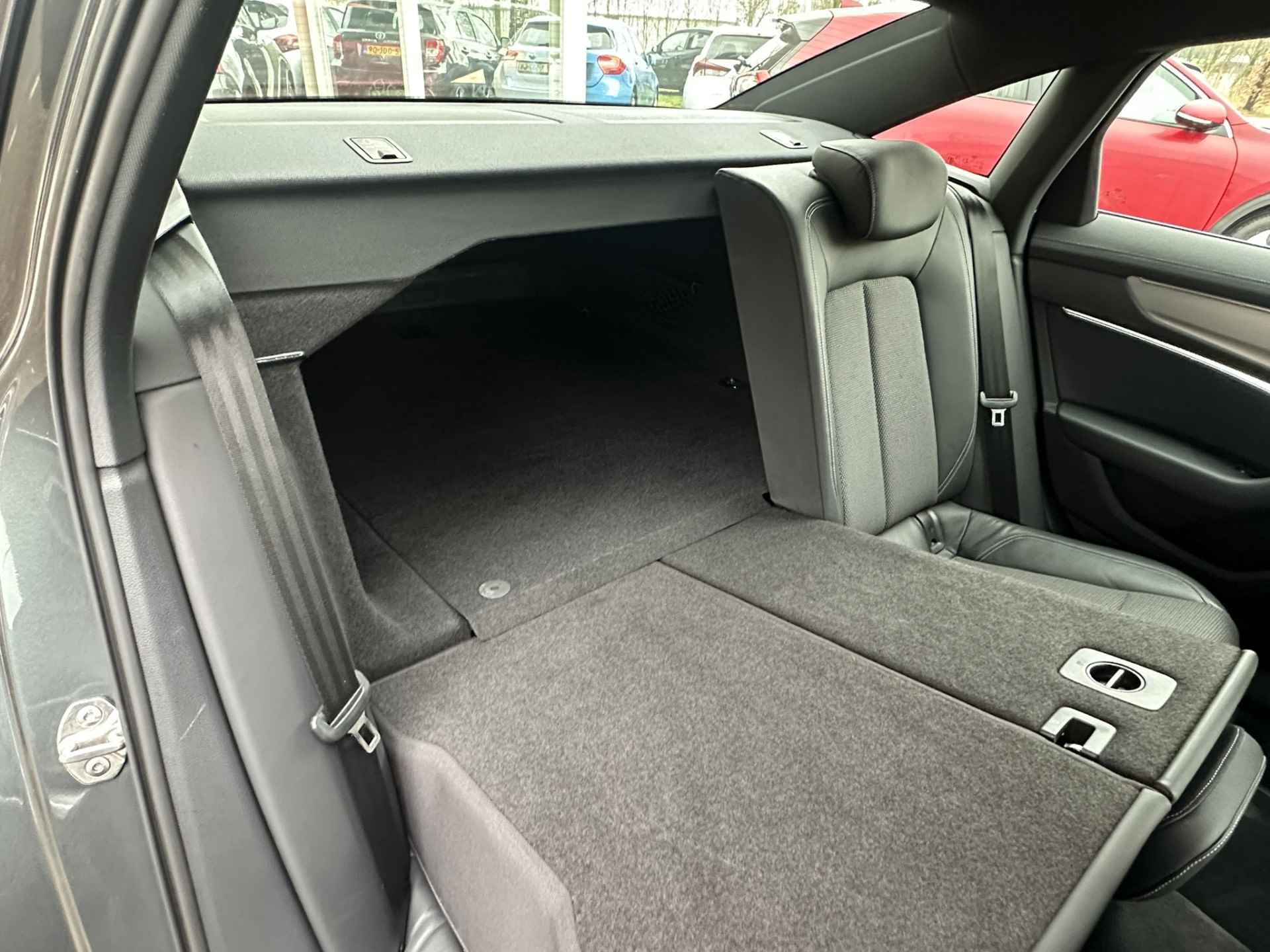 Audi A6 Limousine 50 TDI quattro Sport 286pk | Matrix LED | S-Line | 21 inch | Apple Carplay | Virtual Cockpit | Elektr. Sportstoelen | Camera | Trekhaak - 93/99