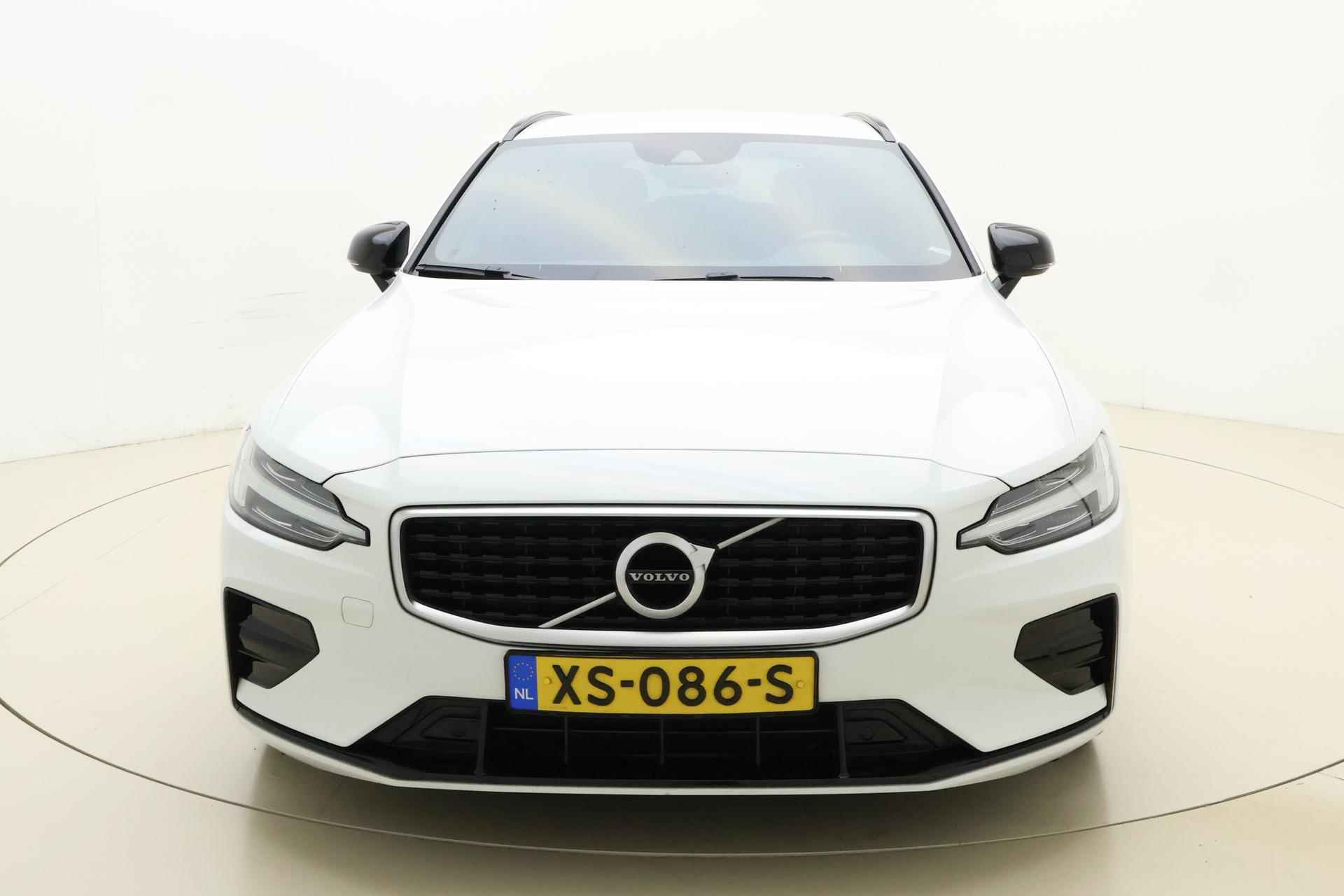 Volvo V60 2.0 T5 R-Design 250 PK | Automaat | Handsfree achterklep | Stuurwielverwarming | Camera | Lederenbekleding | Wegklapbare Trekhaak | Radio | Navigatie | Cruise Control - 7/36