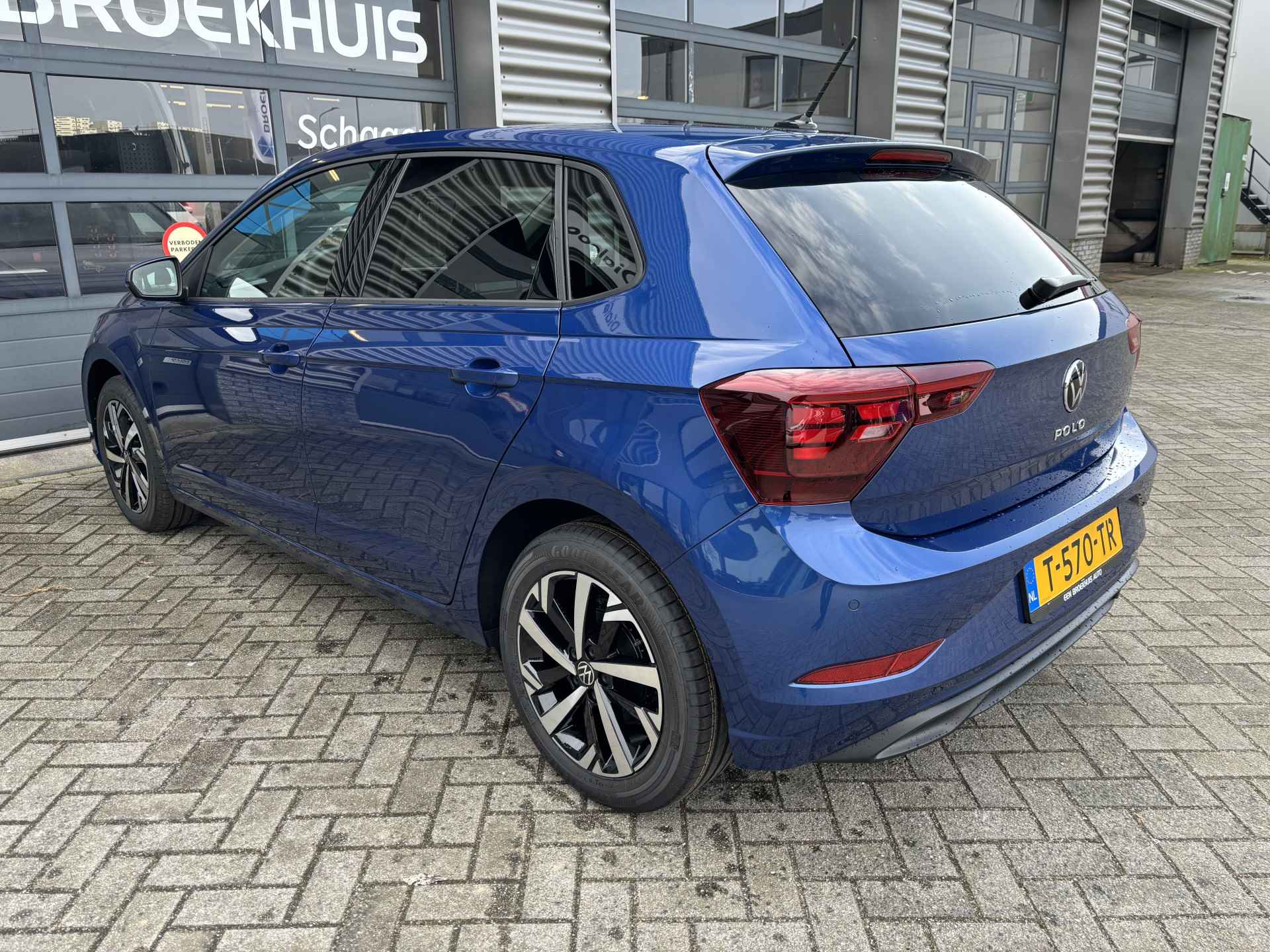 Volkswagen Polo 1.0 TSI 95 pk Life | Parkeer sensoren | Navigatie | Cruise control adaptief | - 9/31