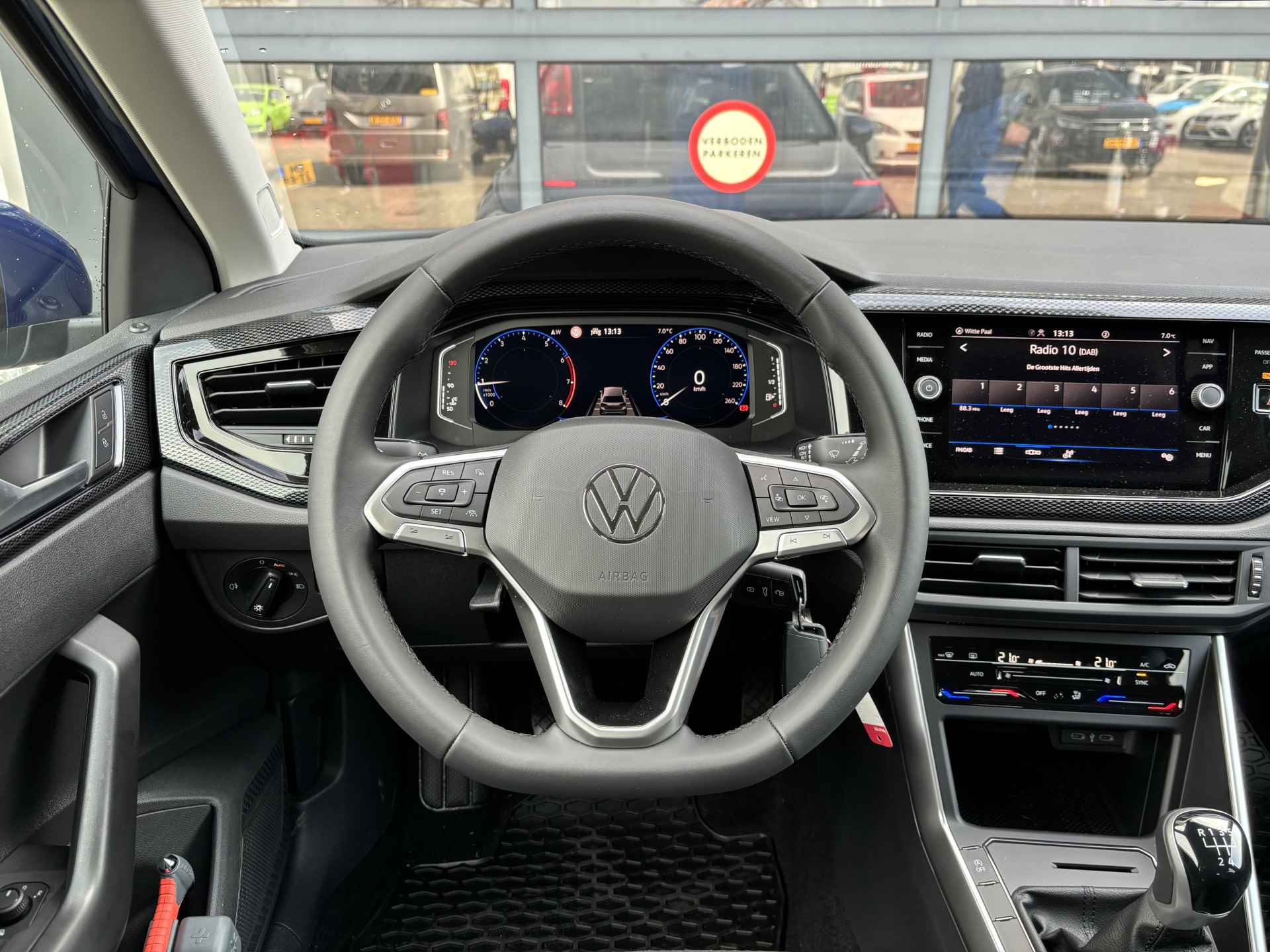 Volkswagen Polo 1.0 TSI 95 pk Life | Parkeer sensoren | Navigatie | Cruise control adaptief | - 12/31