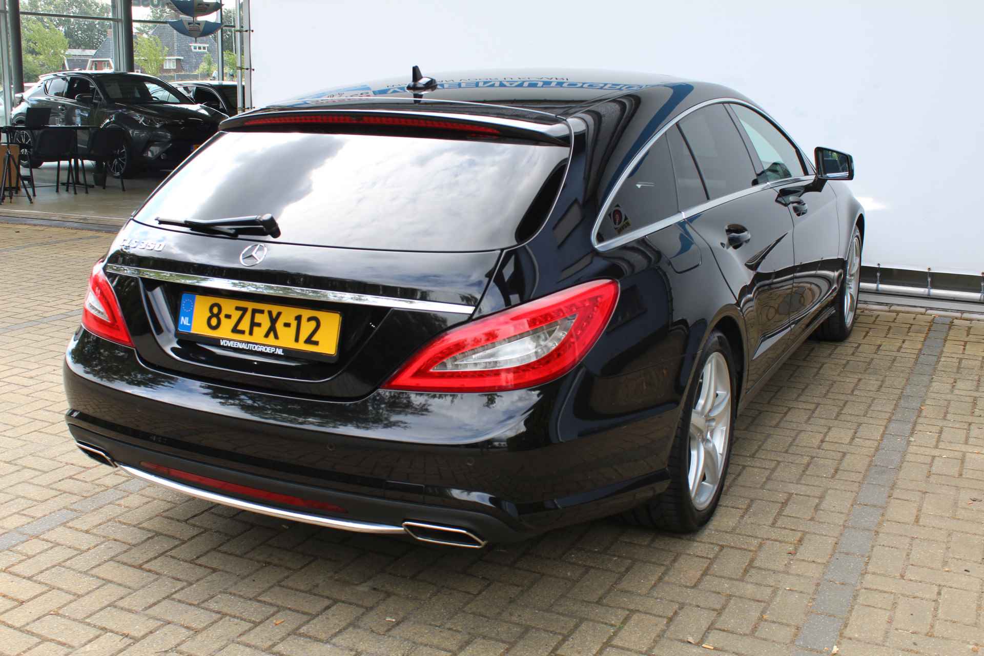 Mercedes-Benz CLS-Klasse Shooting Brake 350 | 2e Eigenaar | Navi | Clima | Adaptive cruise | Memmory stand stoelen voor | Stuur elektrisch verstelbaar | harman/kardon audiosysteem | Elektrische kofferbak | Stoelverwarming | Schuif/kantel dak | Achteruitrijcamera | Parkeersensoren V+A | 18 Inch LMV | Lederen bekleding | F1 Flippers | Origineel Nederlandse auto | NAP | - 8/73