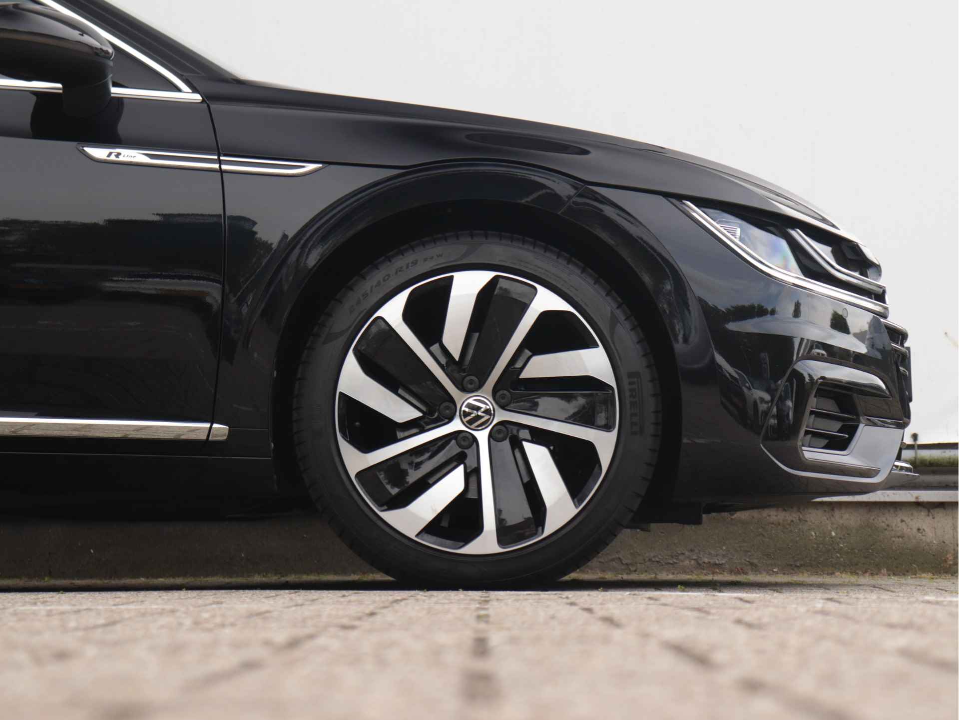 Volkswagen Arteon 2.0 TSI Business R 190pk Automaat | Bearlock | Panoramadak | Stoelverwarming V+A | Navigatie | Sfeerverlichting | App-Connect | 19" Montevideo | - 7/84