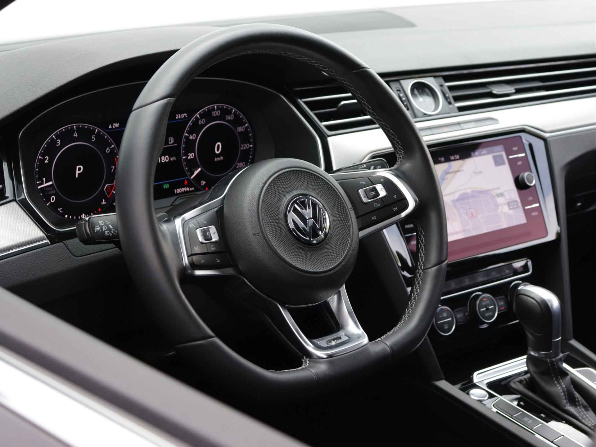 Volkswagen Arteon 2.0 TSI Business R 190pk Automaat | Bearlock | Panoramadak | Stoelverwarming V+A | Navigatie | Sfeerverlichting | App-Connect | 19" Montevideo | - 9/84