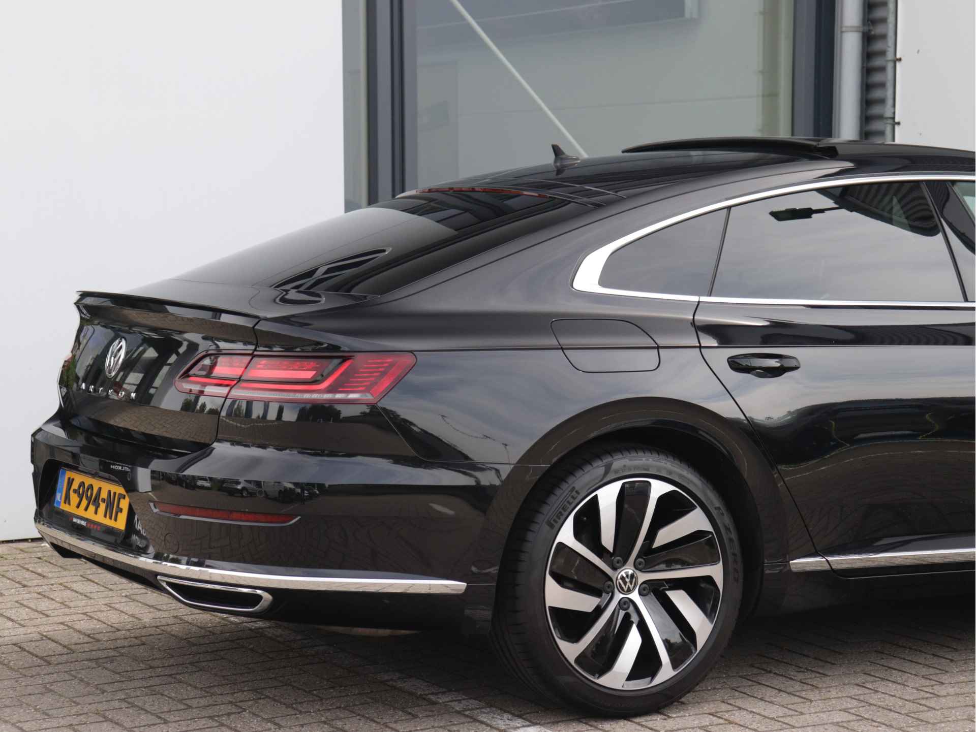 Volkswagen Arteon 2.0 TSI Business R 190pk Automaat | Bearlock | Panoramadak | Stoelverwarming V+A | Navigatie | Sfeerverlichting | App-Connect | 19" Montevideo | - 67/84