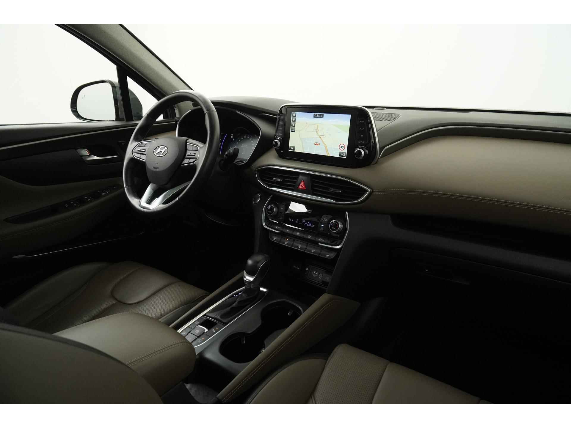 Hyundai Santa Fe 2.4 GDI 4WD Premium | 7 Persoons | Panoramadak | Zondag Open! - 2/52