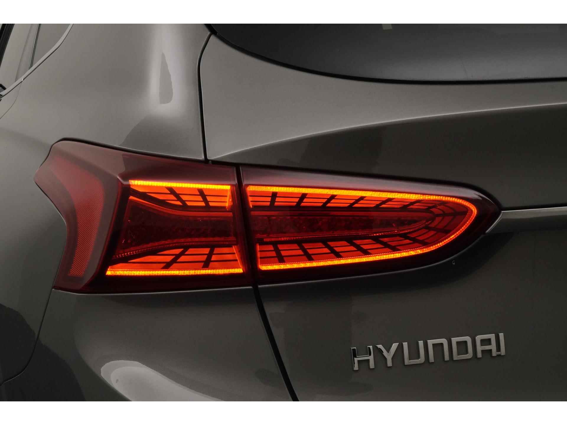 Hyundai Santa Fe 2.4 GDI 4WD Premium | 7 Persoons | Panoramadak | Zondag Open! - 21/52