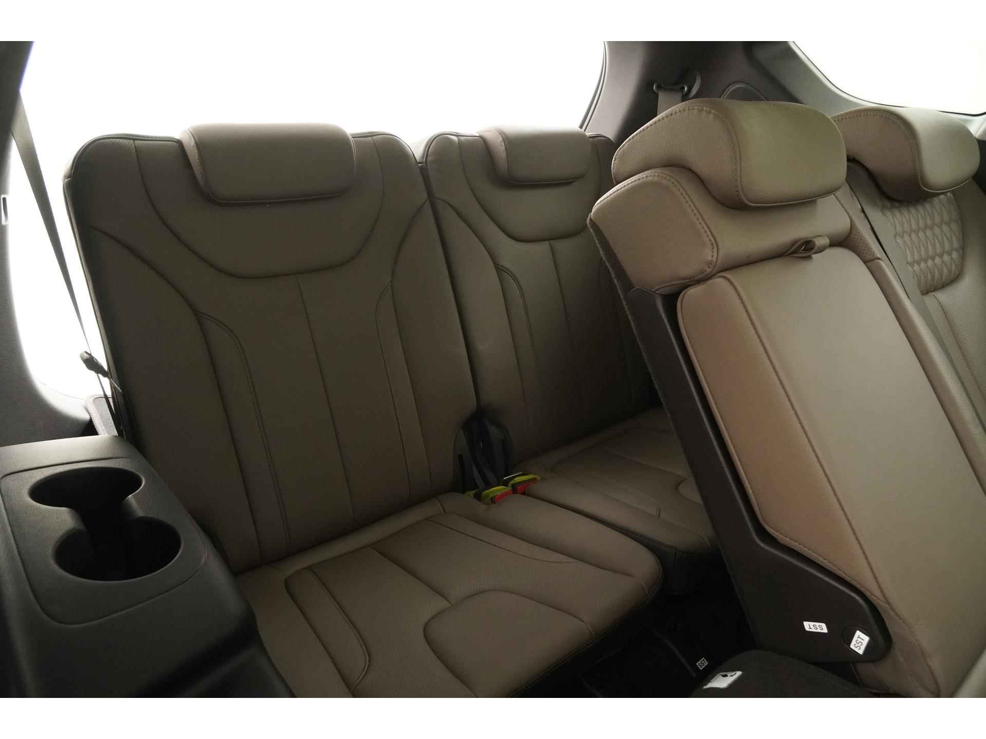 Hyundai Santa Fe 2.4 GDI 4WD Premium | 7 Persoons | Panoramadak | Zondag Open! - 25/52