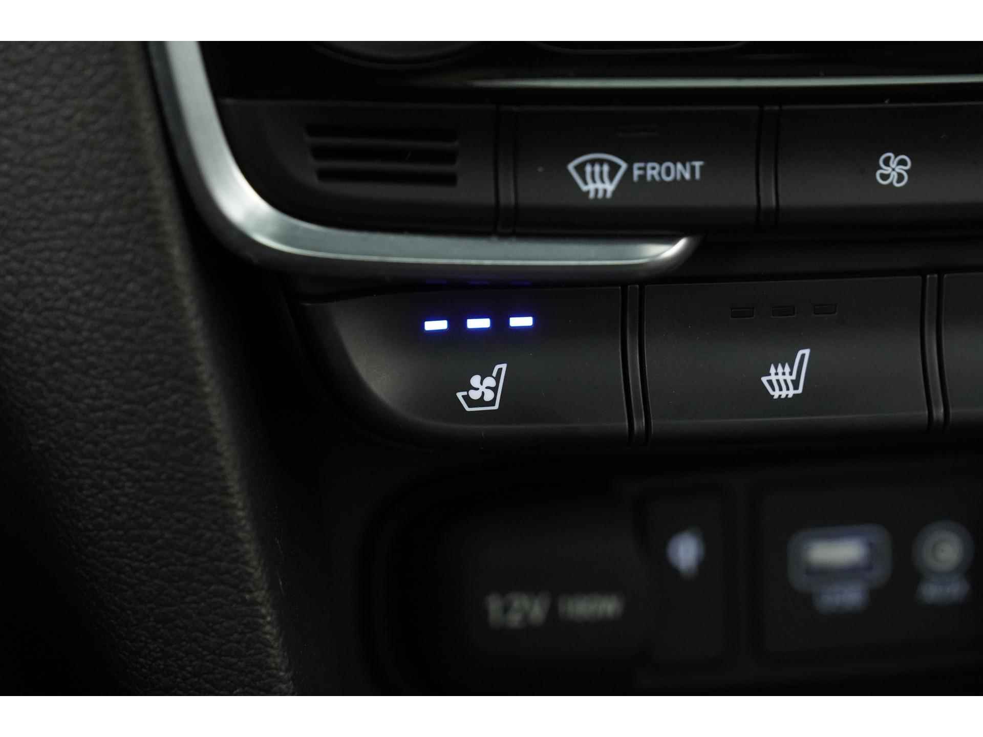 Hyundai Santa Fe 2.4 GDI 4WD Premium | 7 Persoons | Panoramadak | Zondag Open! - 38/52