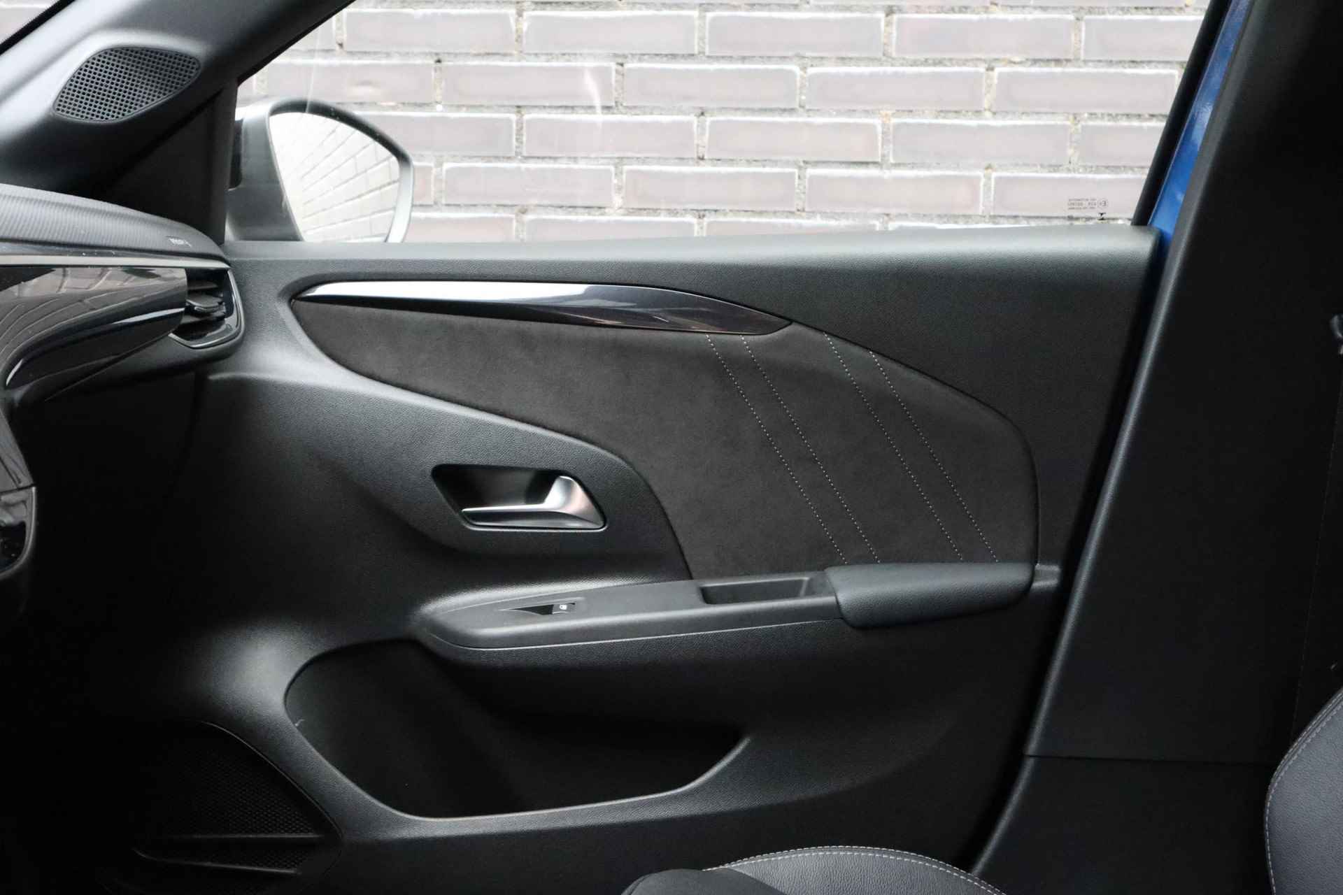 Opel Corsa-e Ultimate 50 kWh  | 1e Eigenaar | Stuur en Stoelverwarming |Warmtepomp | Android/Apple Carplay | 359km WLTP | Alcantara bekleding | - 12/52