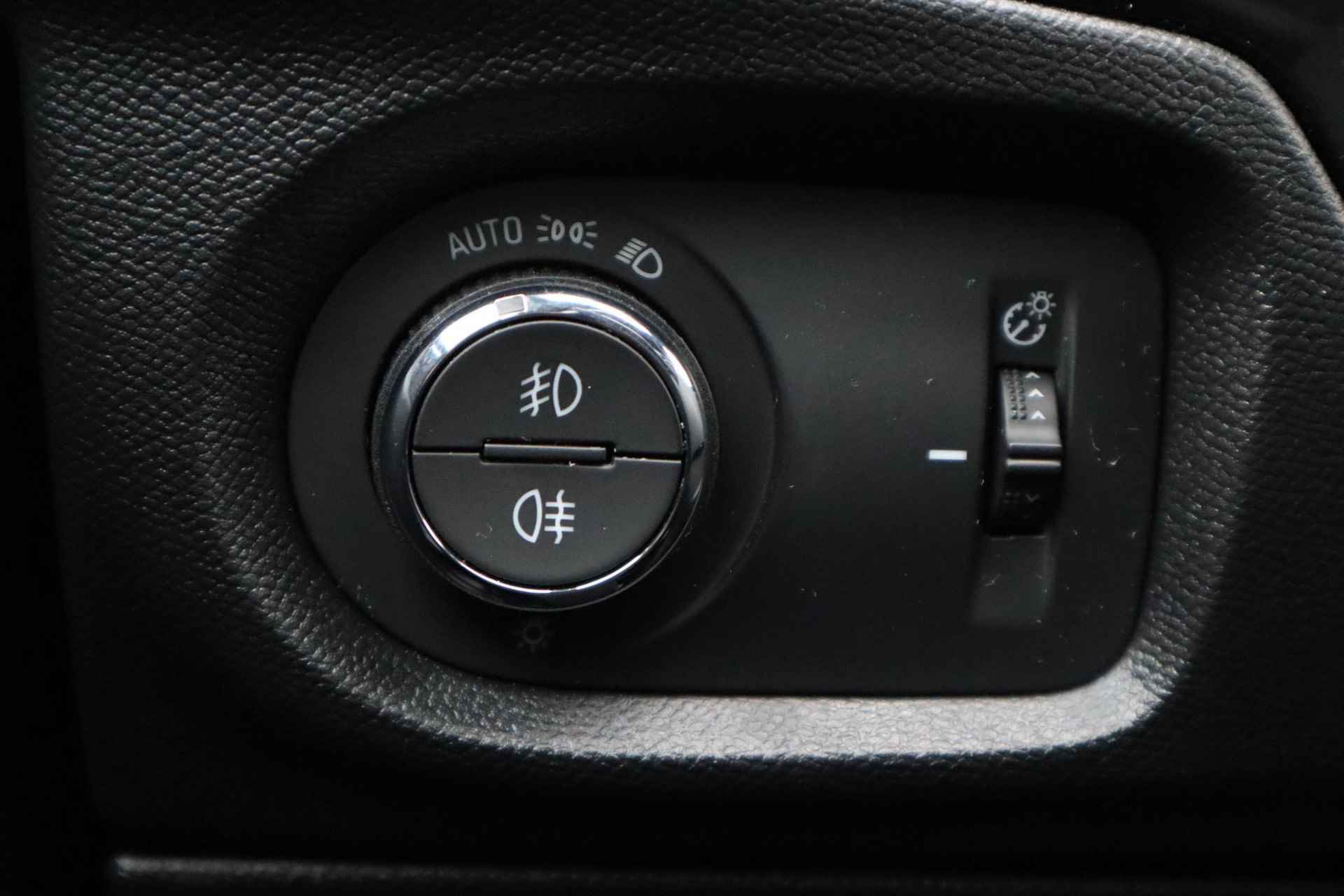Opel Corsa-e Ultimate 50 kWh  | 1e Eigenaar | Stuur en Stoelverwarming |Warmtepomp | Android/Apple Carplay | 359km WLTP | Alcantara bekleding | - 42/52