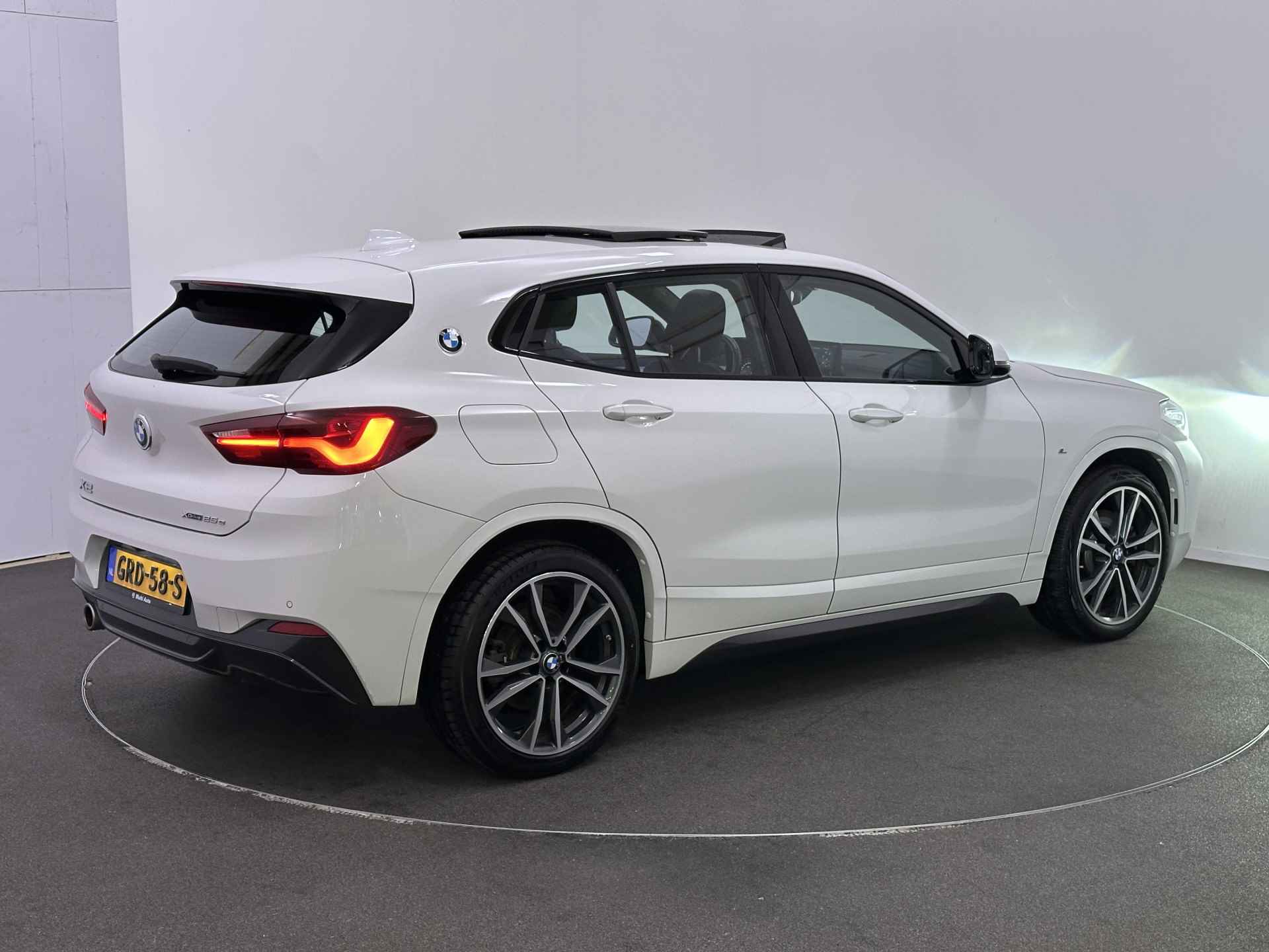 BMW X2 xDrive25e Plug in Hybrid M-Sport 220 pk PHEV | Panodak | Head-up Display | Camera | Led | Stoelverwarming | 19"L.M | DAB | Sfeerverlichting | EL. Achterklep | - 5/45