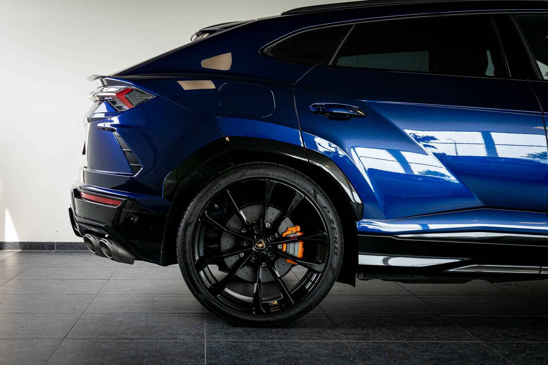 Lamborghini Urus 4.0 V8 | Akra | 23 Inch | Pano | B&O | HUD - 9/55