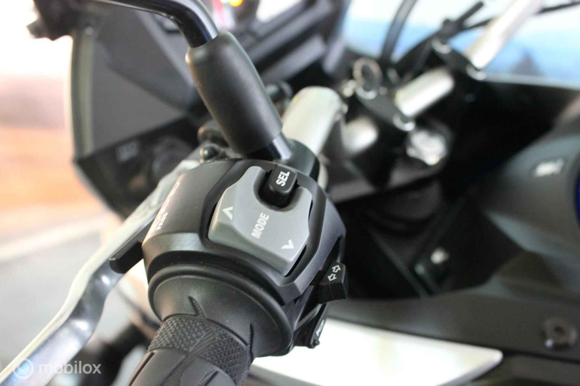 Suzuki DL 650 V-Strom ABS - 6/7