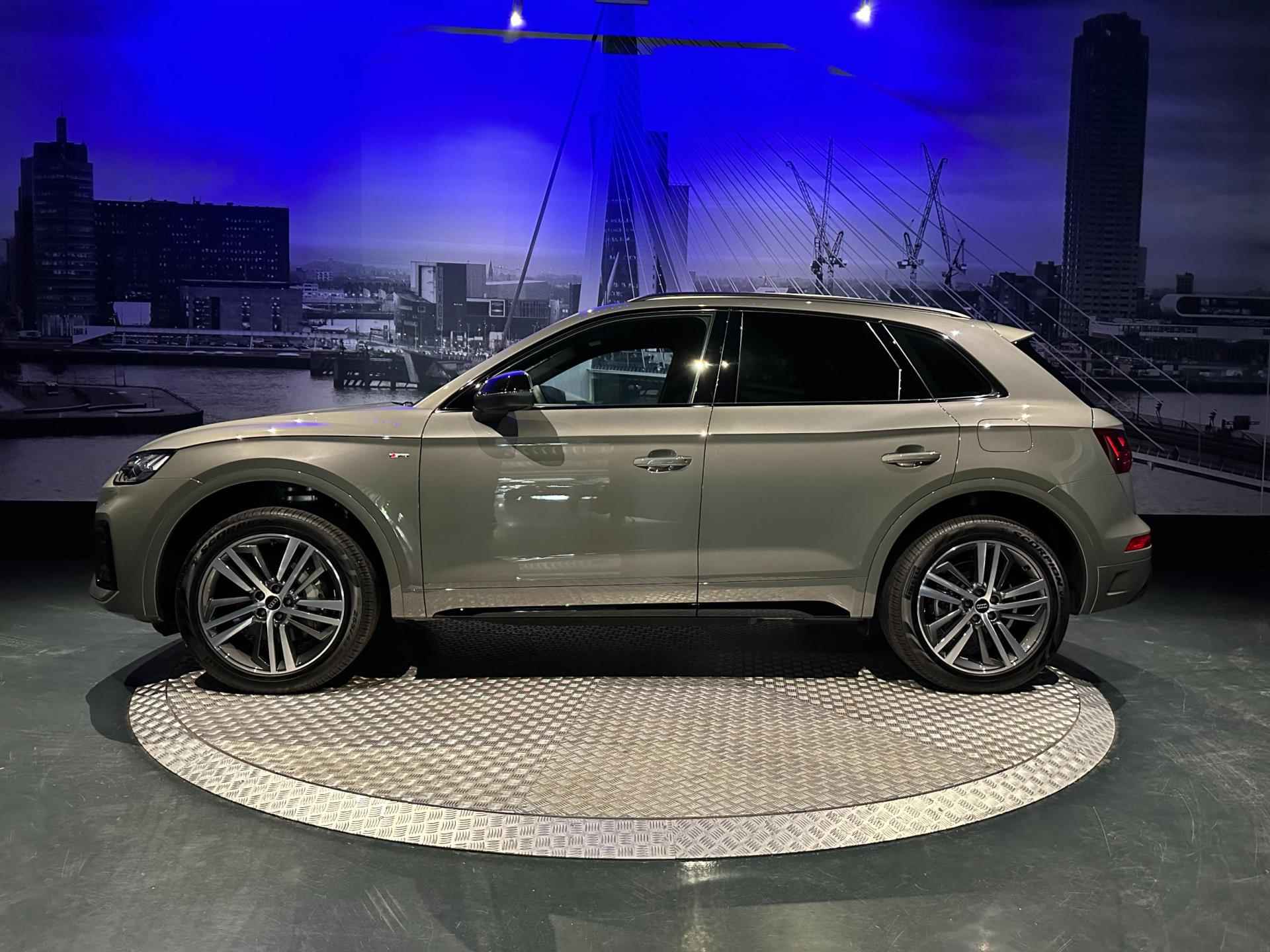 Audi Q5 50 TFSI e S edition Competition *Keyless*Camera*ChronosGrey*NIEUW* € 10.000,- korting! - 8/34