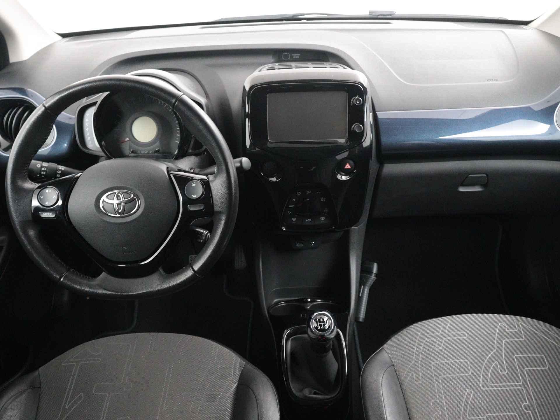 Toyota Aygo 1.0 VVT-i x-joy | Navigatie | Camera | Climate Control | LM velgen | - 6/43