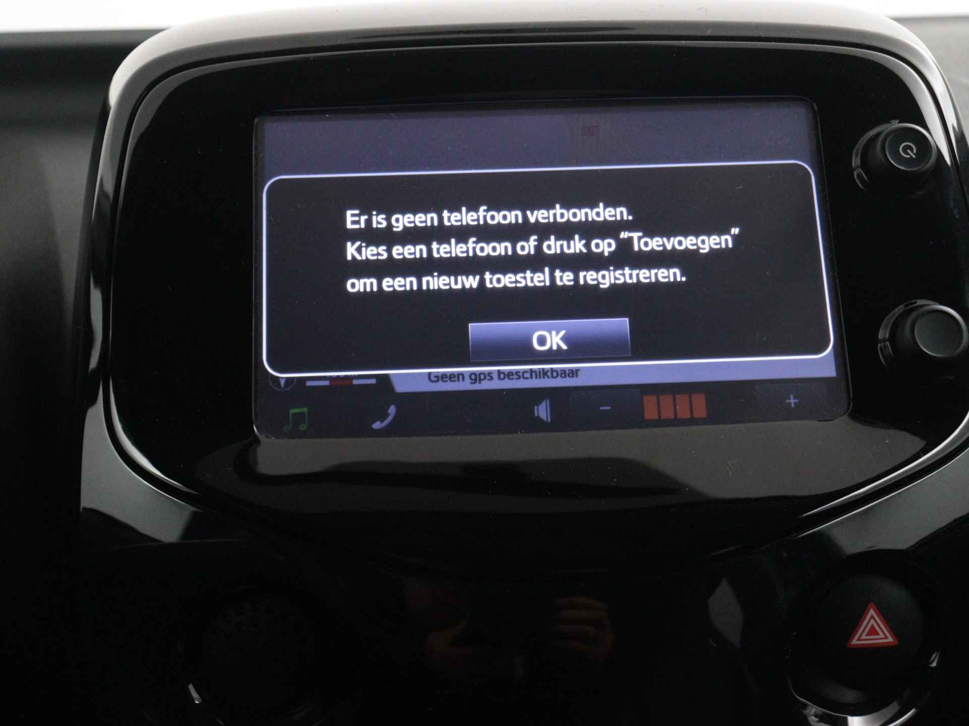 Toyota Aygo 1.0 VVT-i x-joy | Navigatie | Camera | Climate Control | LM velgen | - 42/43