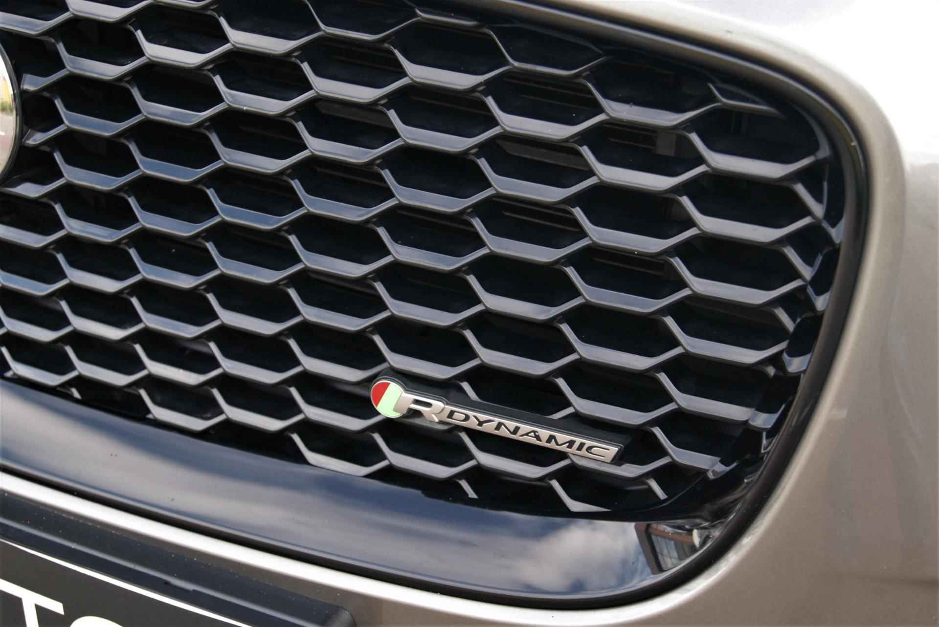 Jaguar E-PACE 2.0 P250 AWD R-Dynamic HSE|Pano|Led|Virtual|Leder - 10/70