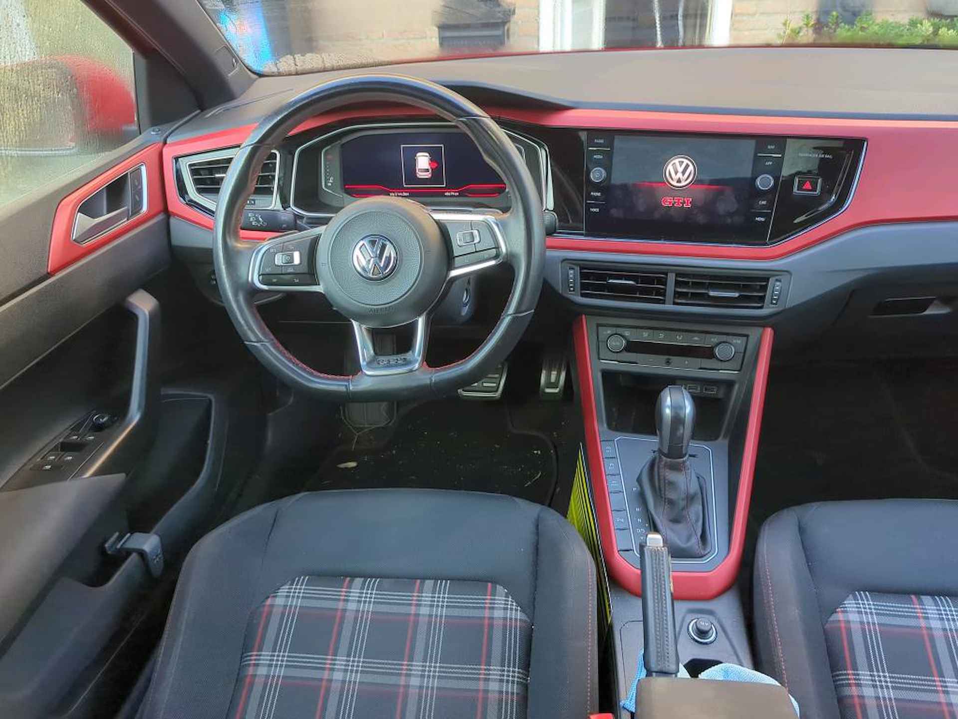 Volkswagen Polo 2.0 TSI 200PK GTI / Panoramadak / Digitale Cockpit / Alarmsysteem / LED / 18" LMV / Parkeersensoren V+A - 7/14