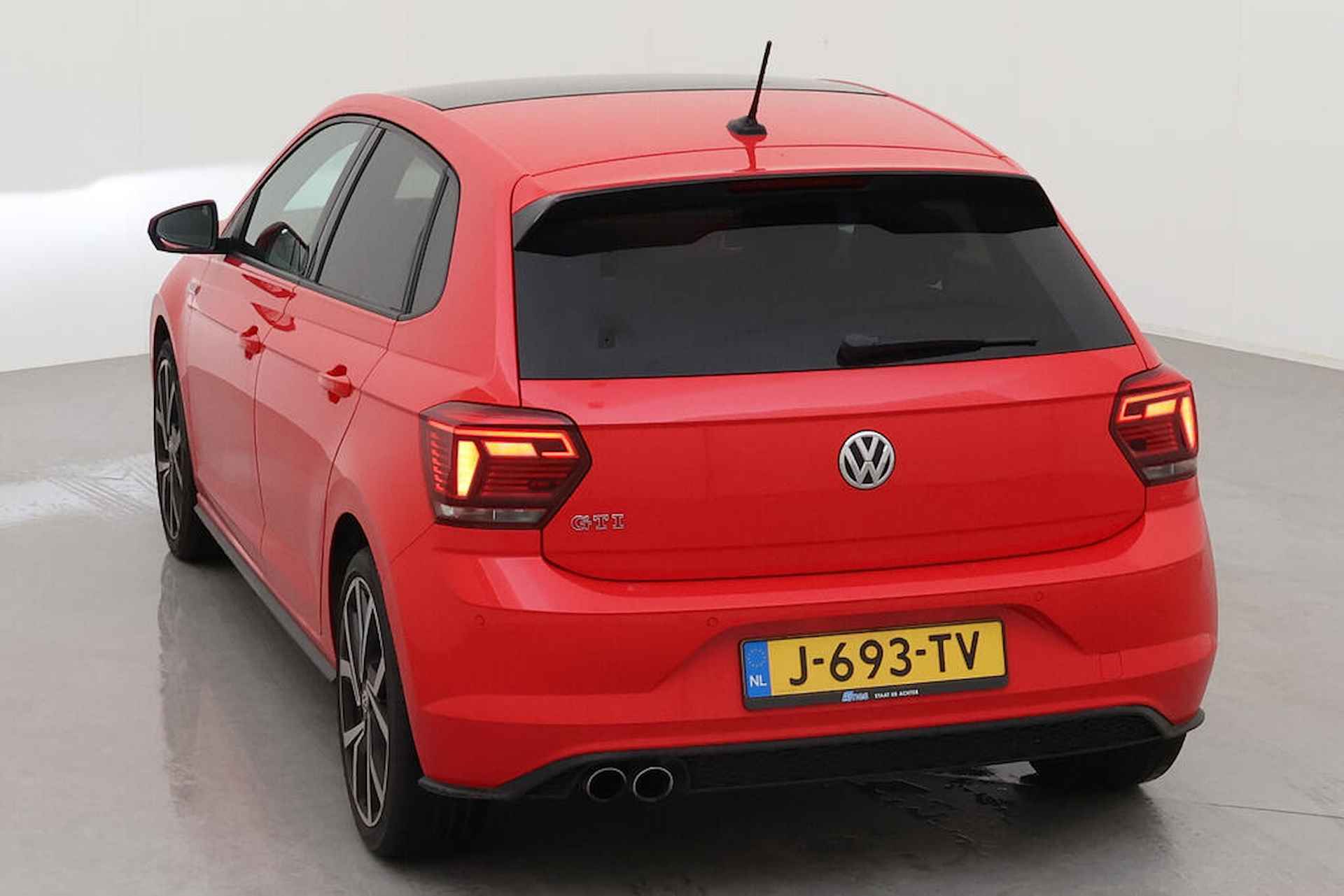 Volkswagen Polo 2.0 TSI 200PK GTI / Panoramadak / Digitale Cockpit / Alarmsysteem / LED / 18" LMV / Parkeersensoren V+A - 8/14