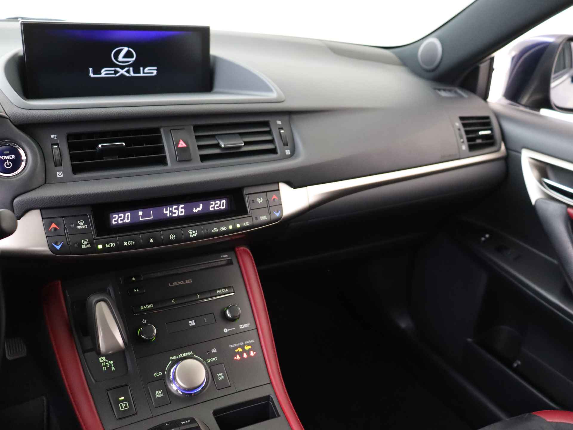 Lexus CT 200h Sport Edition | Premium Navigatie | Safety System | 17" LM Velgen | - 8/48