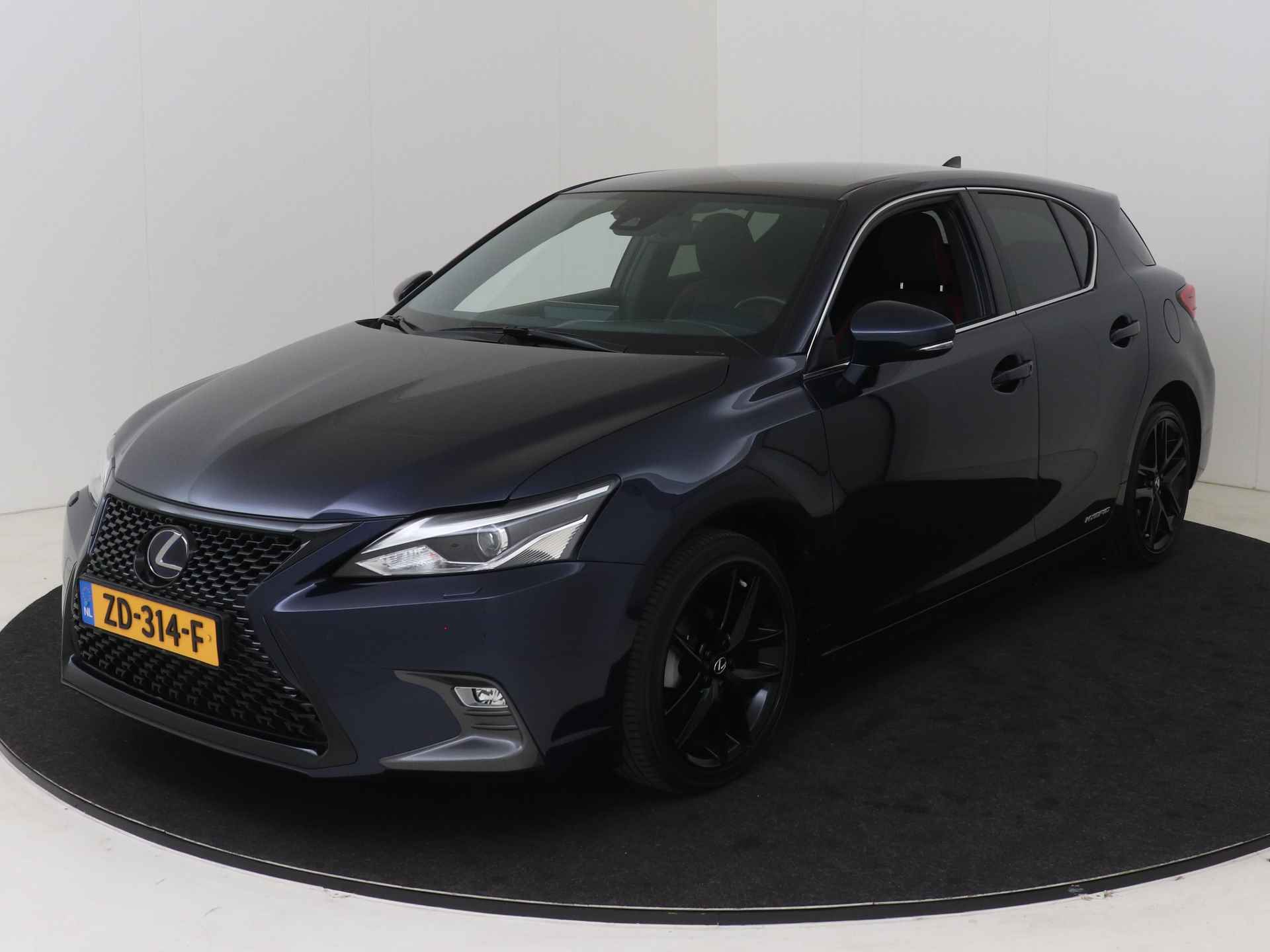 Lexus CT 200h Sport Edition | Premium Navigatie | Safety System | 17" LM Velgen | - 29/48