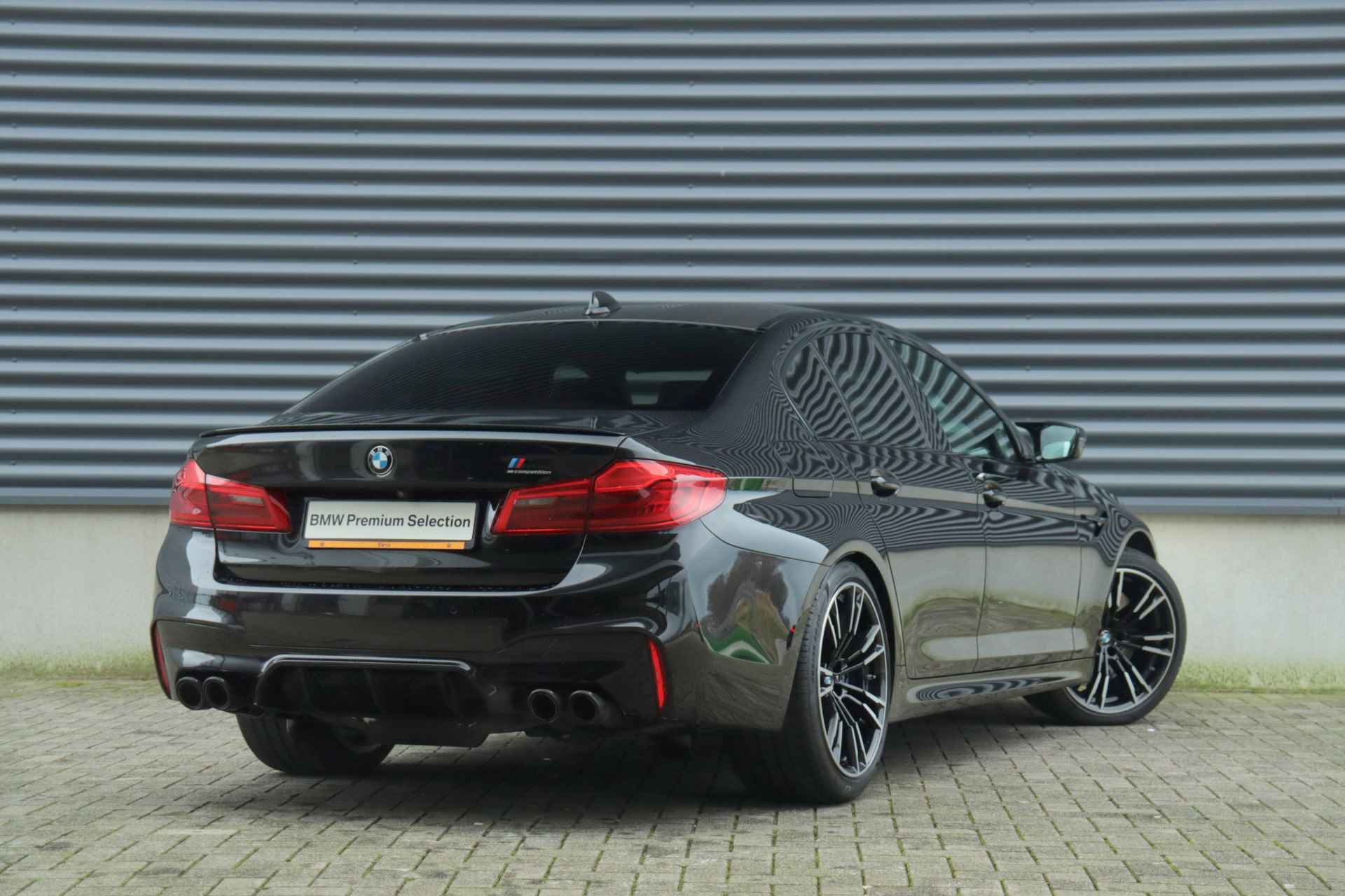 BMW M5 Competition | High Executive / M Sport / Driving Assistant Plus / M Drivers Package / B & W / Parking Assistant Plus - 2/46