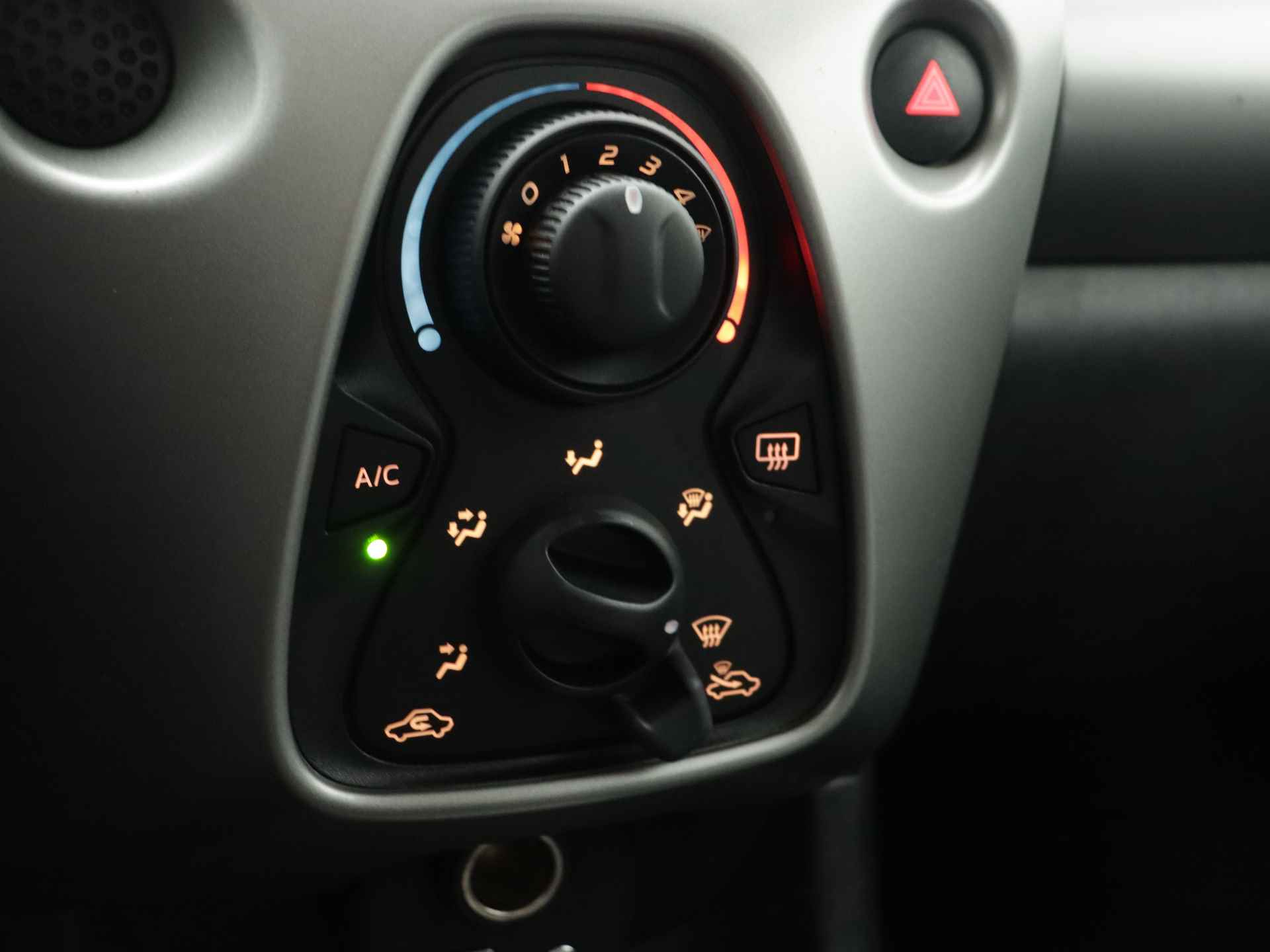 Toyota Aygo 1.0 VVT-i x-nav | Camera | Airco | - 13/39