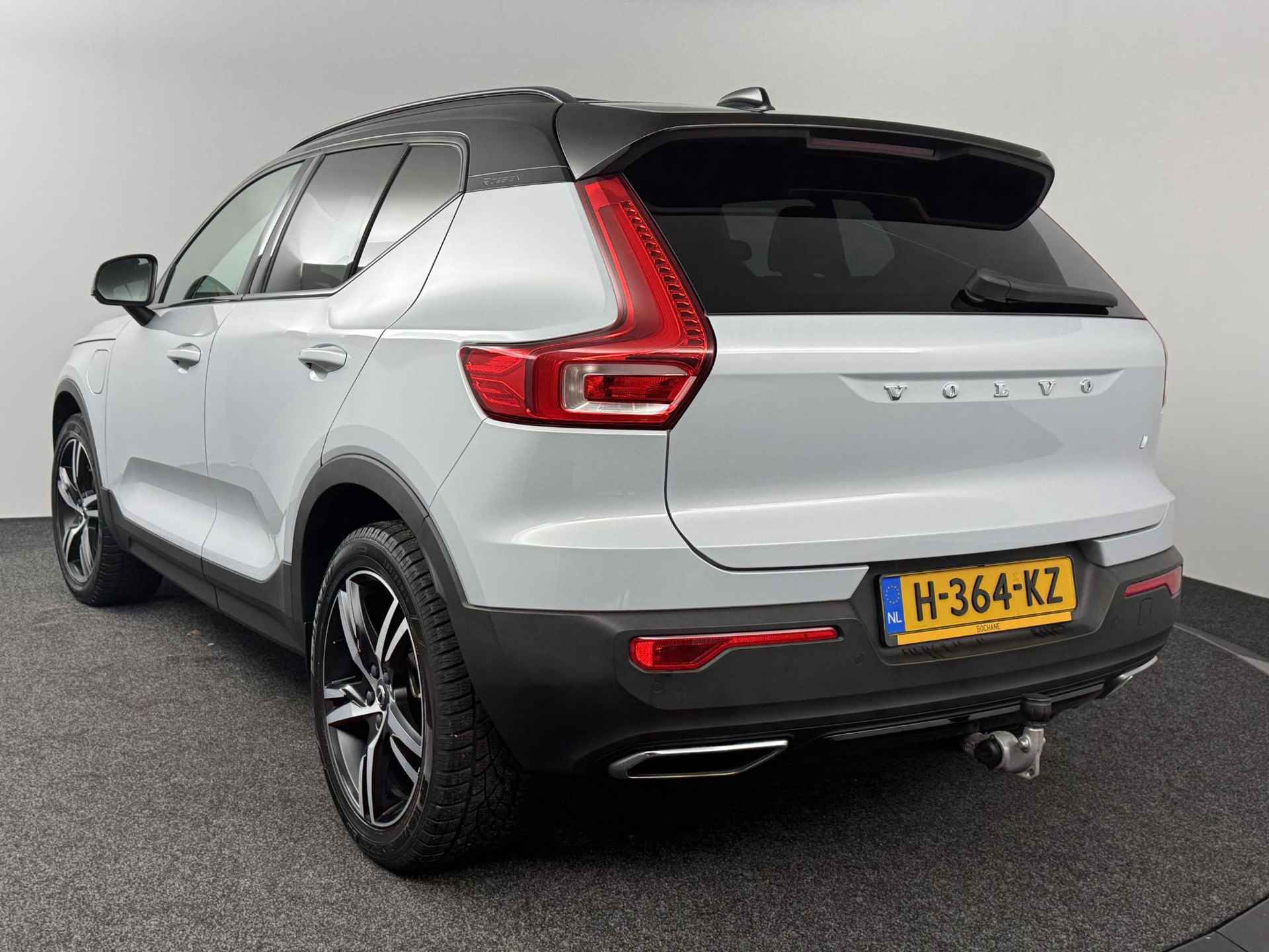 Volvo XC40 1.5 T5 Twin Engine R-Design | Panoramadak | Trekhaak | Apple Carplay - 7/36