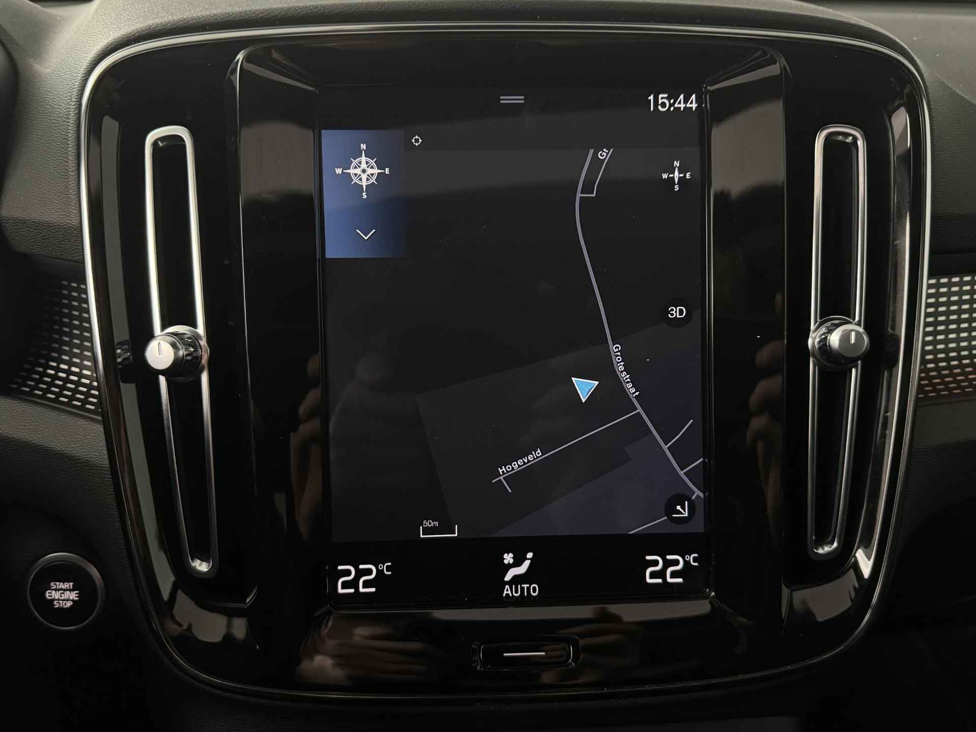 Volvo XC40 1.5 T5 Twin Engine R-Design | Panoramadak | Trekhaak | Apple Carplay - 17/36