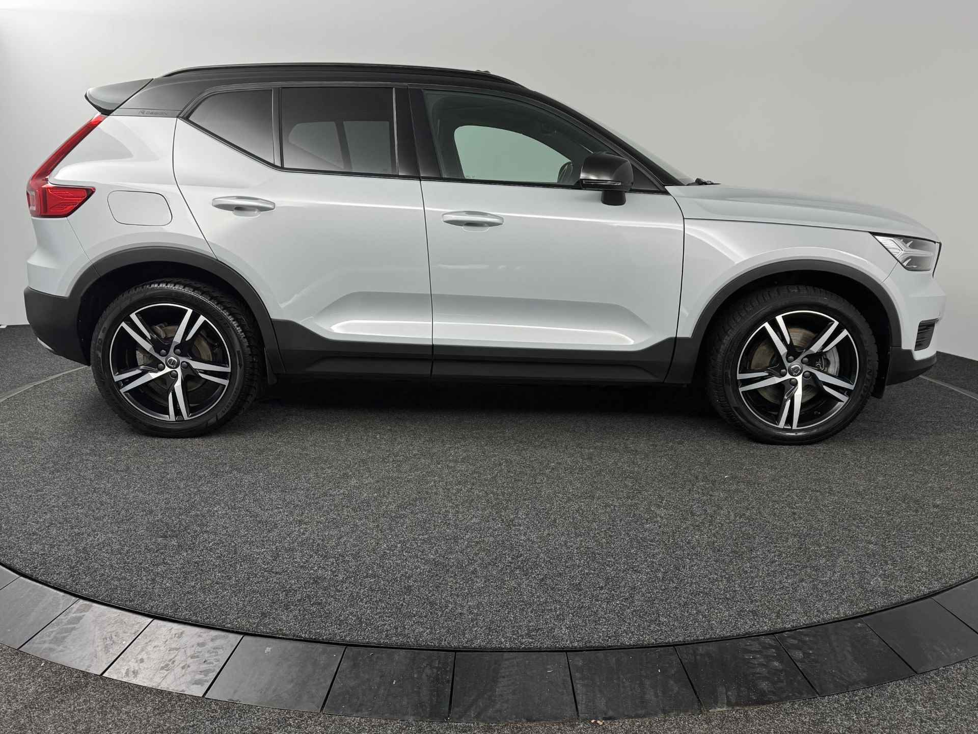 Volvo XC40 1.5 T5 Twin Engine R-Design | Panoramadak | Trekhaak | Apple Carplay - 21/36