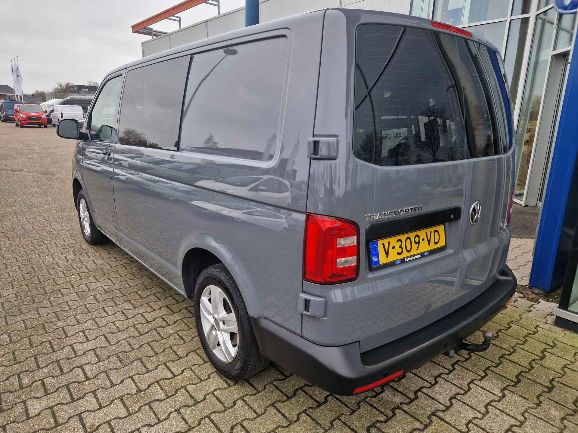 Volkswagen Transporter 2.0 TDI L1H1 Economy Business DC | Zeer Netjes! | Dubbele Cabine | Airco | Trekhaak | - 4/17