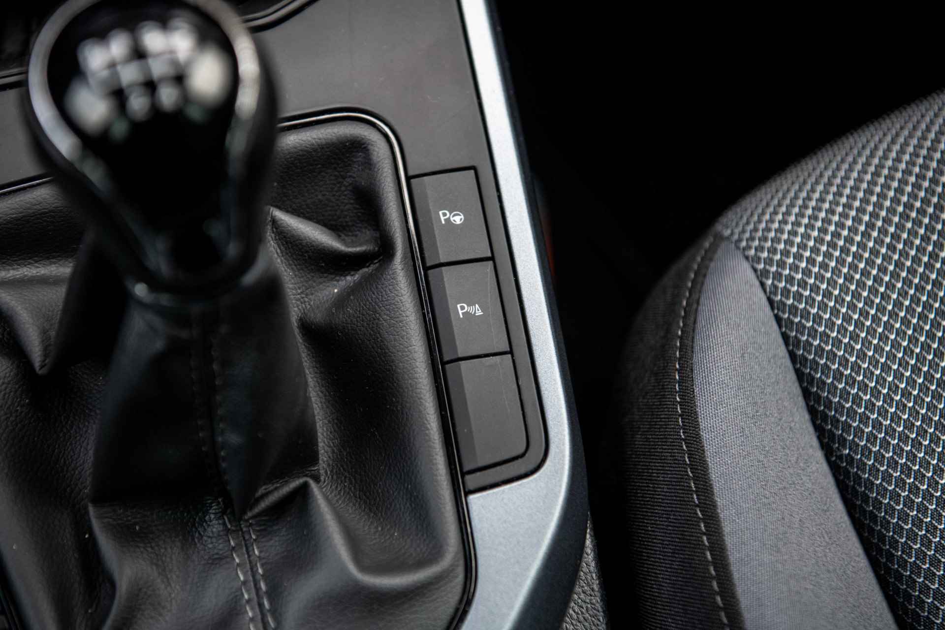 SEAT Arona 1.0 TSi 95 pk Style Business Intense | Camera | Keyless | Navigatie - 32/39