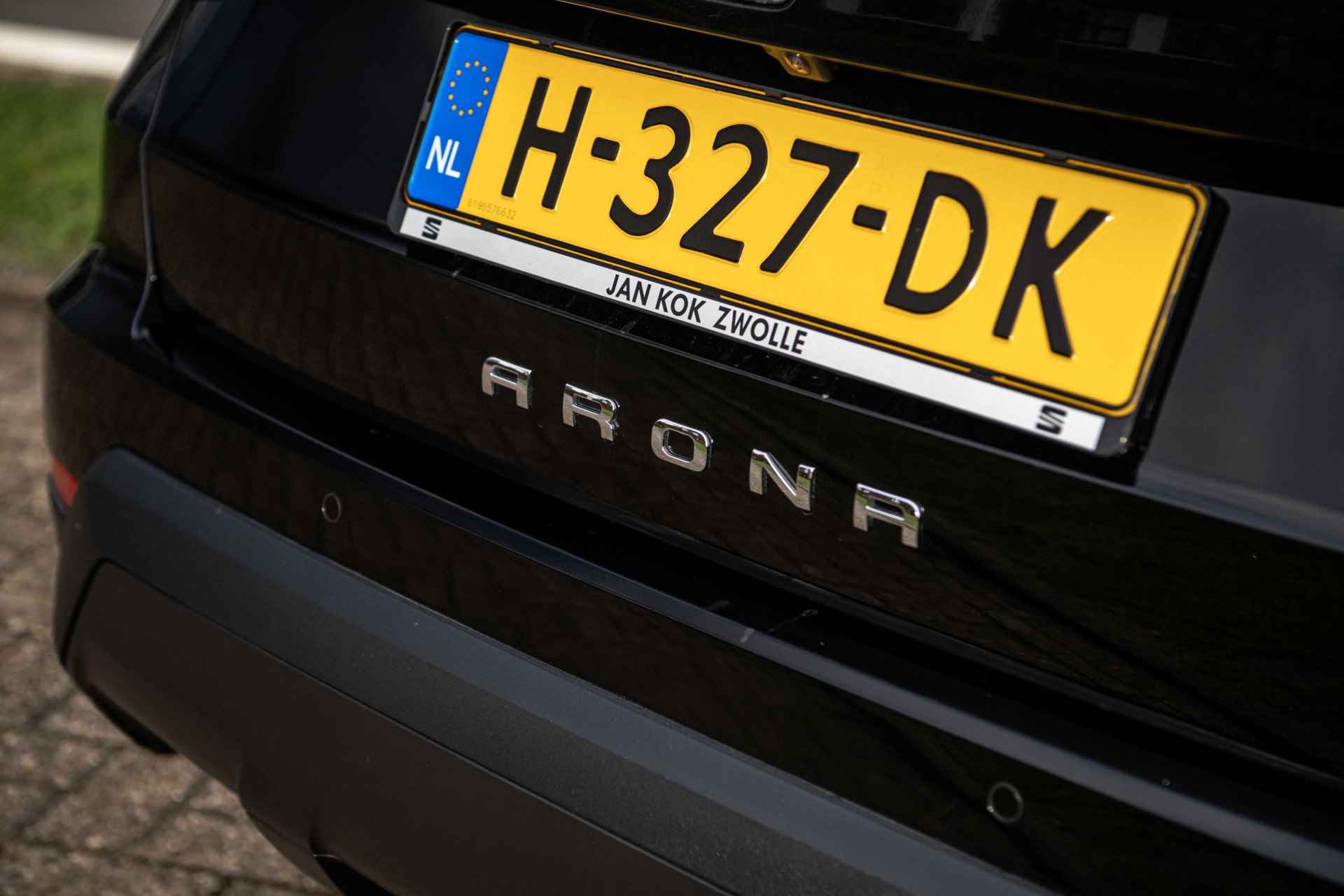 SEAT Arona 1.0 TSi 95 pk Style Business Intense | Camera | Keyless | Navigatie - 38/39