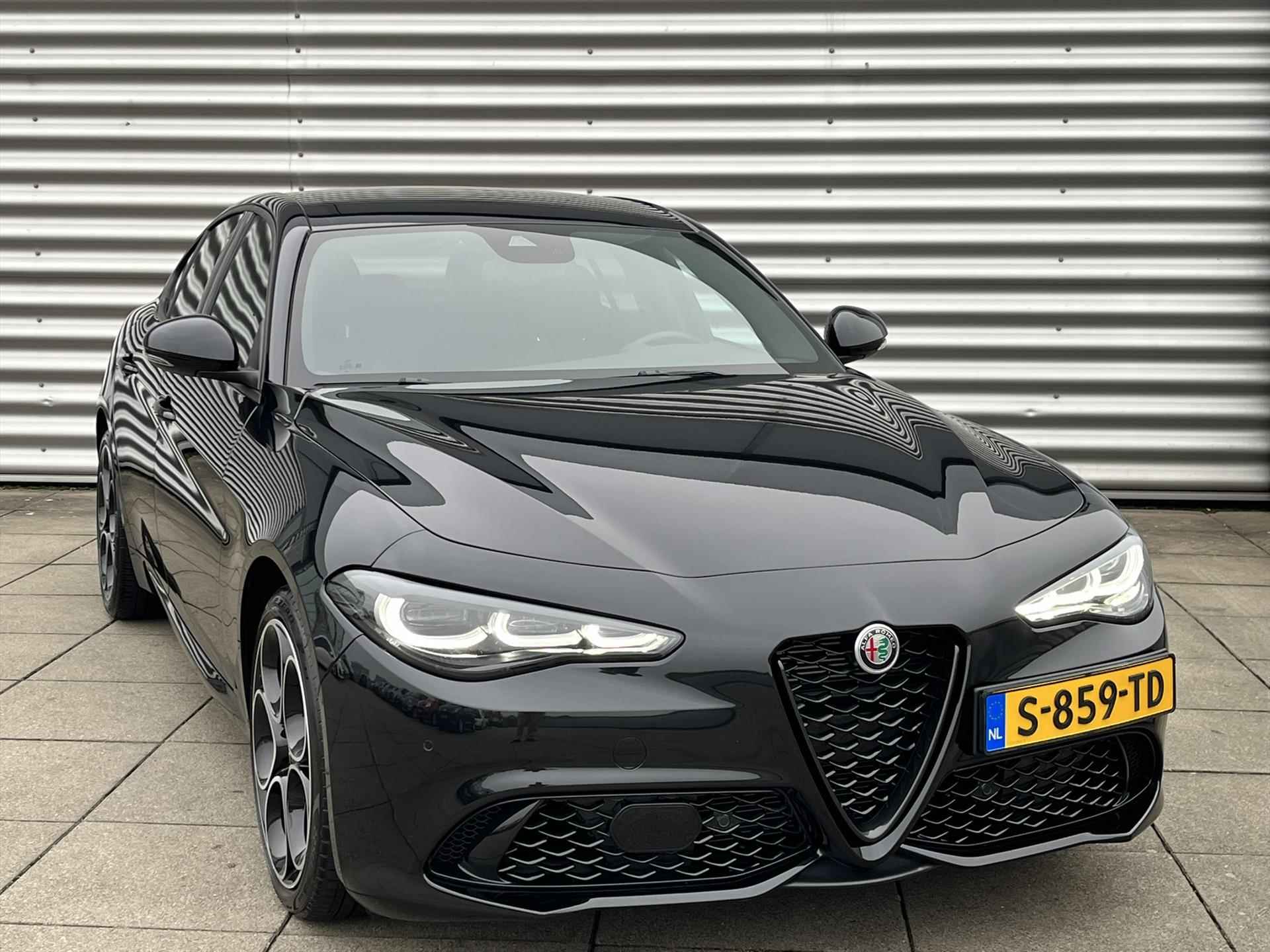 Alfa Romeo Giulia 2.0T 280pk AWD | 19'' LM Velgen | Navigatie | Achteruitrijcamera - 2/31