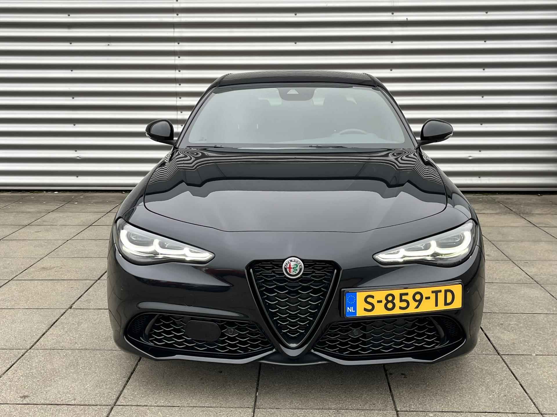 Alfa Romeo Giulia 2.0T 280pk AWD | 19'' LM Velgen | Navigatie | Achteruitrijcamera - 3/31