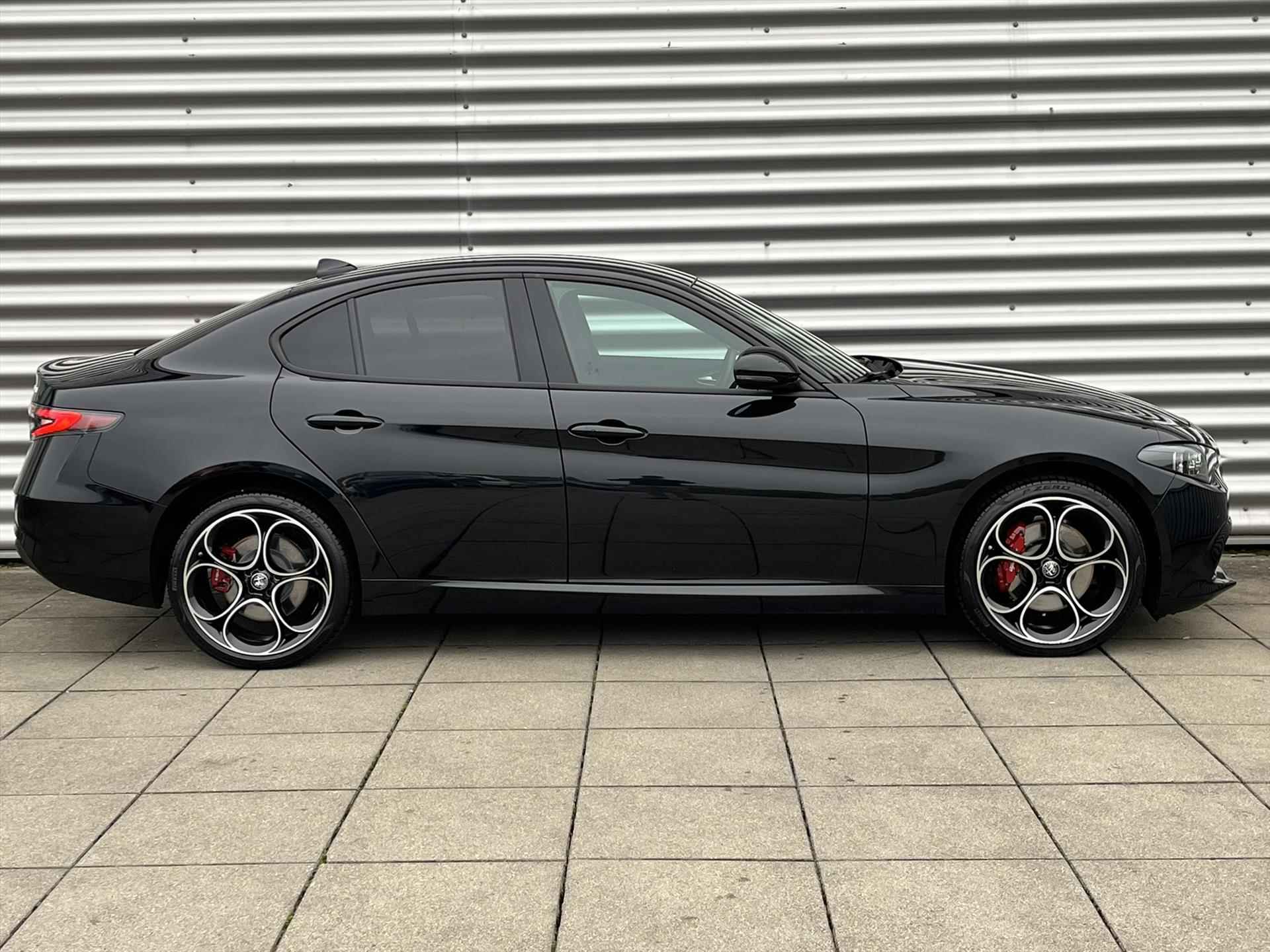 Alfa Romeo Giulia 2.0T 280pk AWD | 19'' LM Velgen | Navigatie | Achteruitrijcamera - 7/31