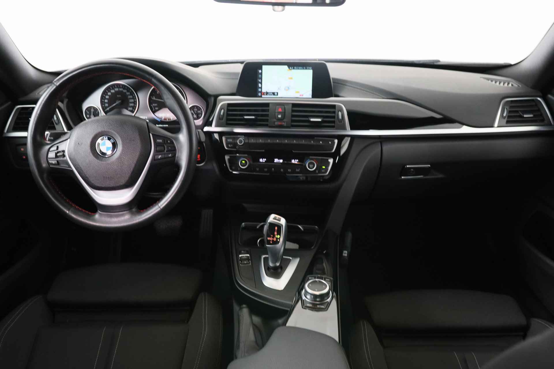 BMW 4 Serie Gran Coupé 418i Executive | 1e Eigenaar! | Dealer Onderhouden! | LED | Sportstoelen | Navi | Clima | Parkeersensoren | Elektrisc - 6/35