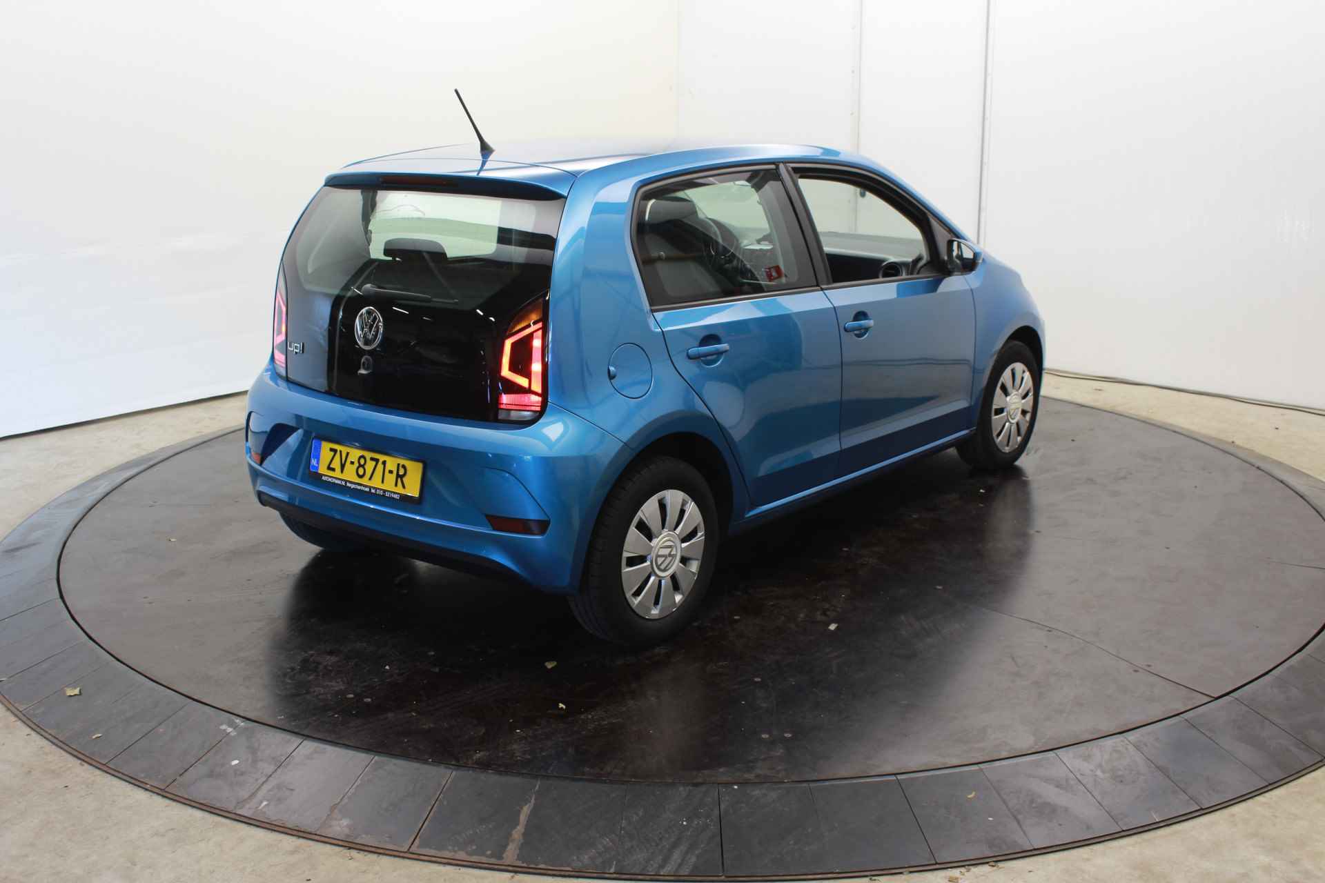 Volkswagen up! 1.0 BMT move up Executive Airco - 10/28