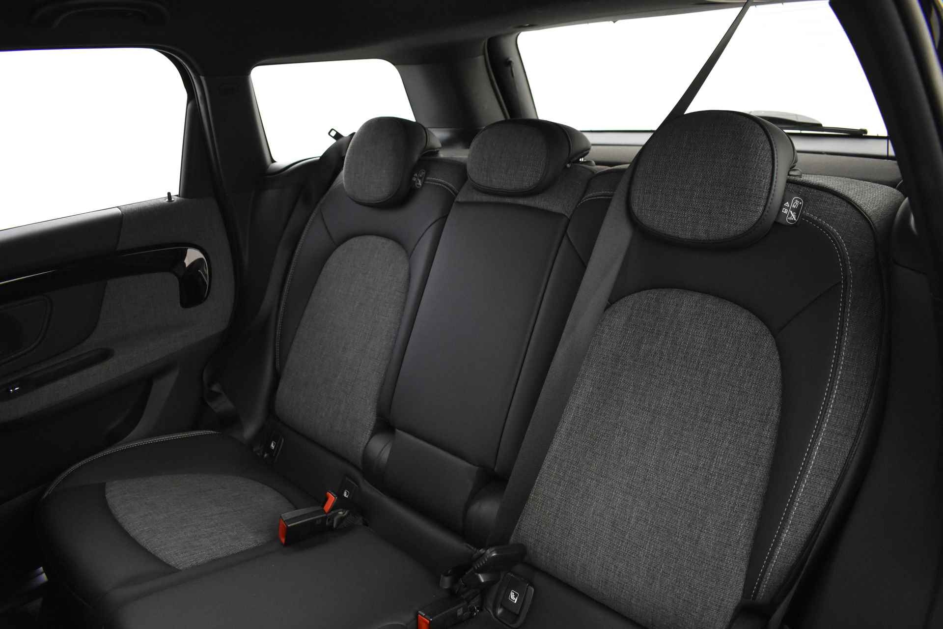 MINI Countryman Cooper SE ALL4 Classic Automaat / Achteruitrijcamera / Active Cruise Control / Comfort Access / LED / Park Assistant / Head-Up / Comfortstoelen - 11/44