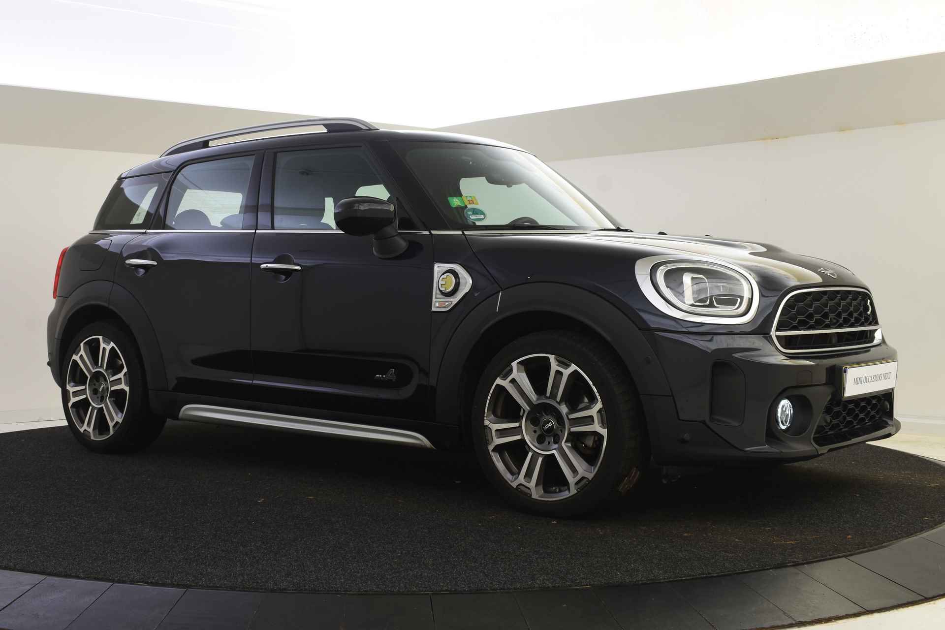 MINI Countryman Cooper SE ALL4 Classic Automaat / Achteruitrijcamera / Active Cruise Control / Comfort Access / LED / Park Assistant / Head-Up / Comfortstoelen - 23/44