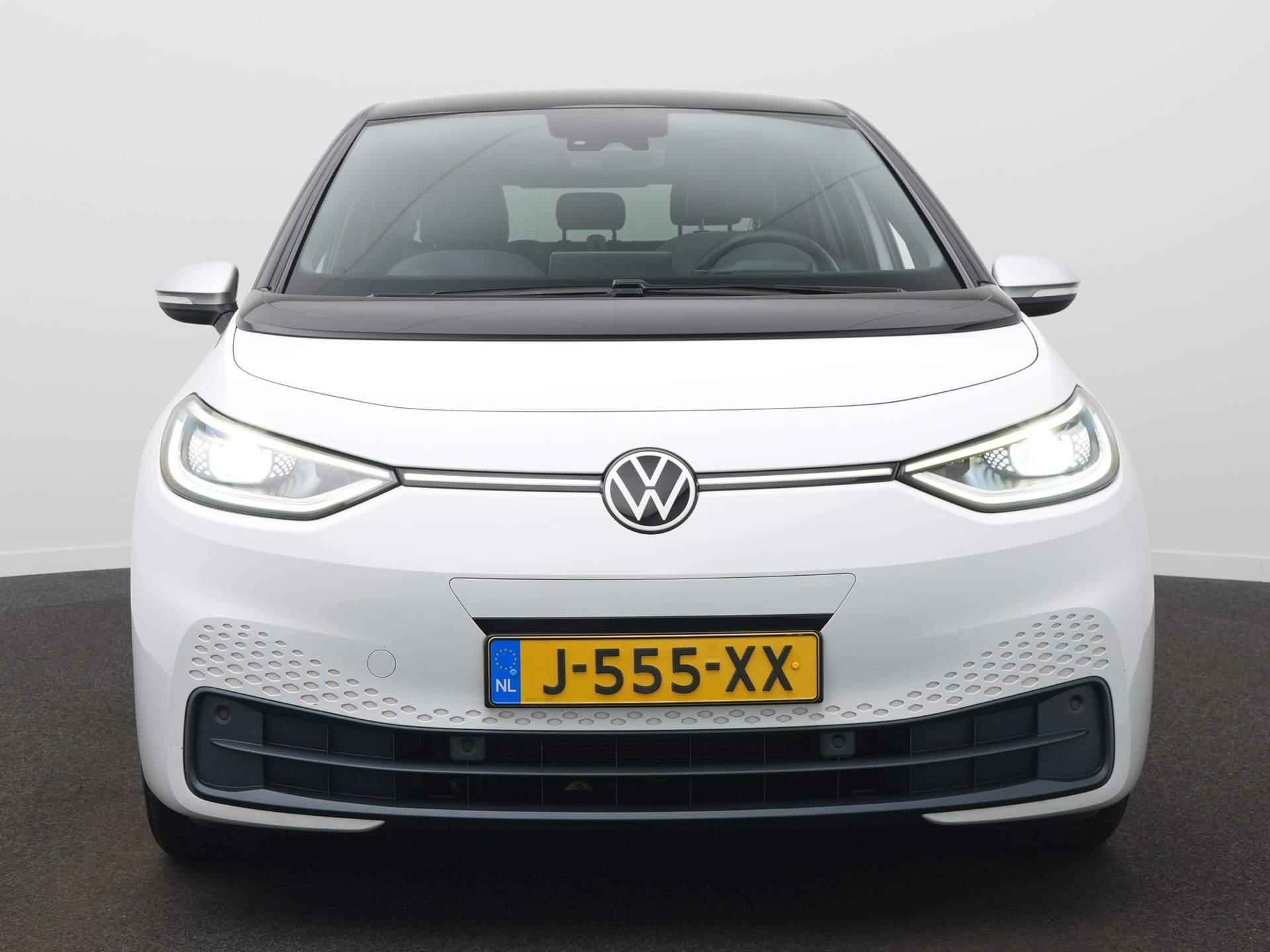 Volkswagen ID.3 First Plus 58 kWh / Adaptive Cruise Control / Navigatie / Stoelverwarming - 2/55