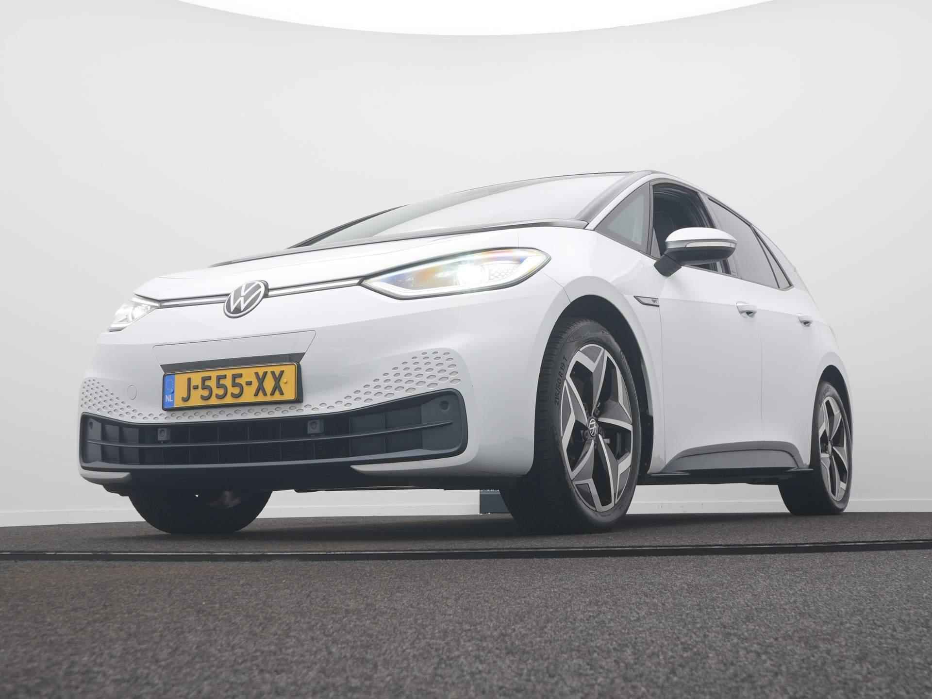 Volkswagen ID.3 First Plus 58 kWh / Adaptive Cruise Control / Navigatie / Stoelverwarming - 9/55