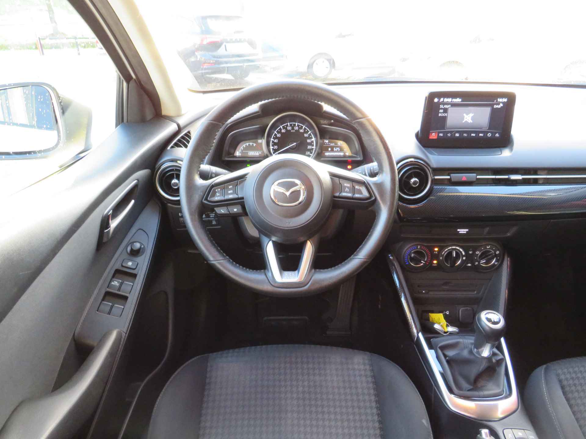 Mazda 2 1.5 Skyactiv-G Sport Selected | Airco | Cruise Control | Parkeercamera | Incl. BOVAG Garantie | Bluetooth | - 16/32