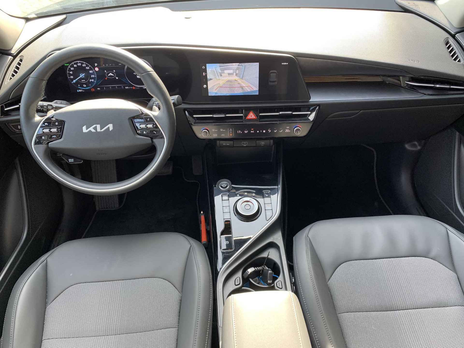 Kia Niro Edition 64.8 kWh | Navigatie | Camera | Ad. Cruise | Stoel/stuurverwarming | Carplay | PDC V+A | LMV 17 inch - 19/23