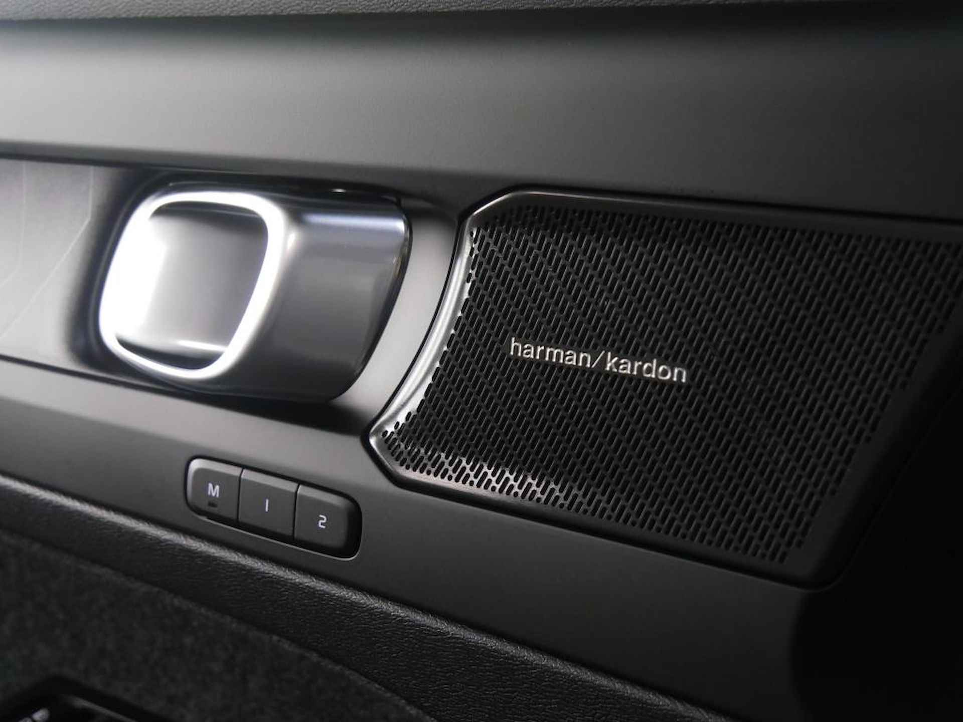 Volvo C40 Recharge Ultimate / Harman Kardon /Panoramadak/360 camera - 20/46