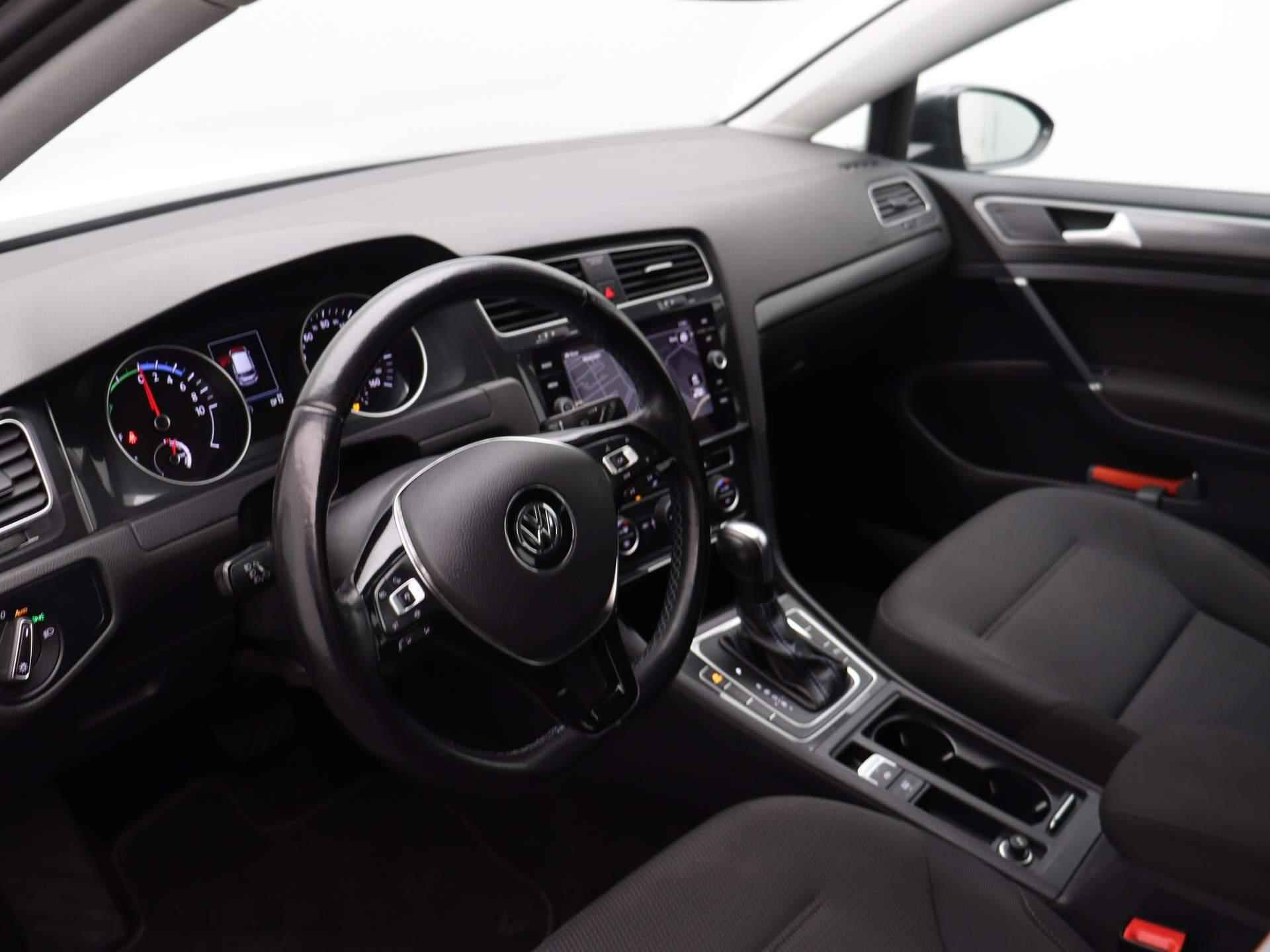 Volkswagen e-Golf E-DITION | Navigatie | Stoel verwarming - 21/26