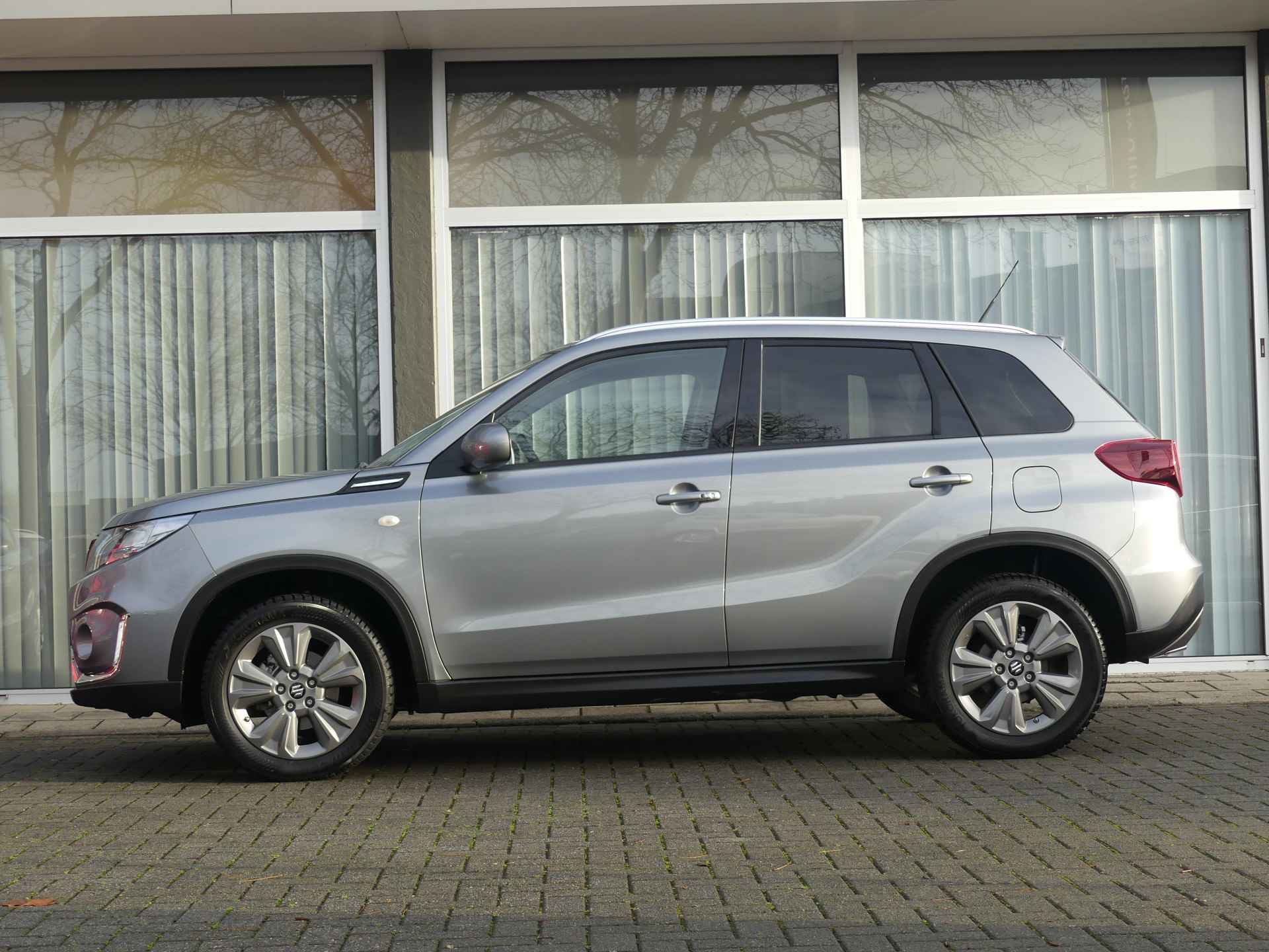 Suzuki Vitara 1.5 Hybrid Select, Automaat, ORG NL, 6 jaar GARANTIE! All-Seasons, Keyless, Dealeronderhoud - 4/28